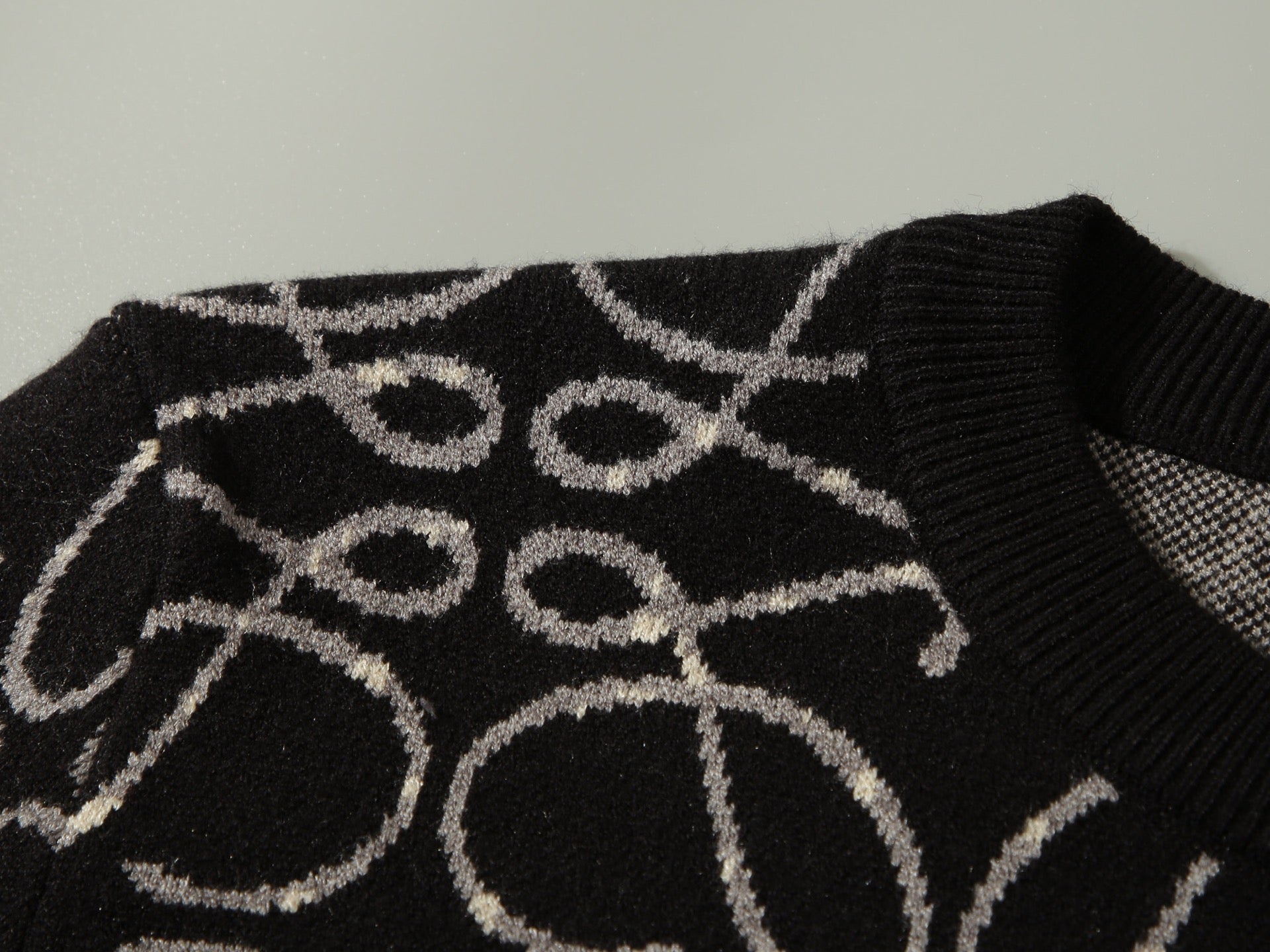 LuxluxHouse Best Quality Clothes Hoodie & Sweater Loewe