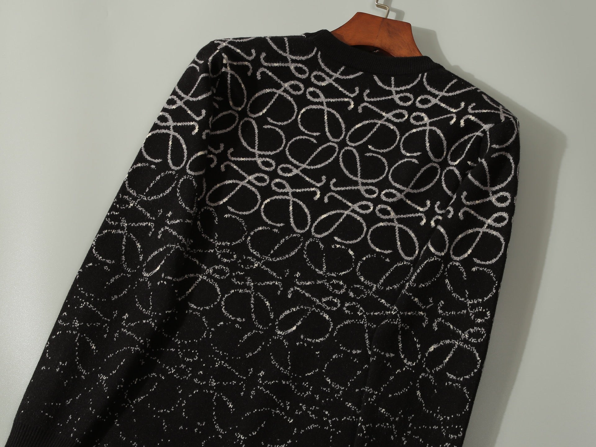LuxluxHouse Best Quality Clothes Hoodie & Sweater Loewe