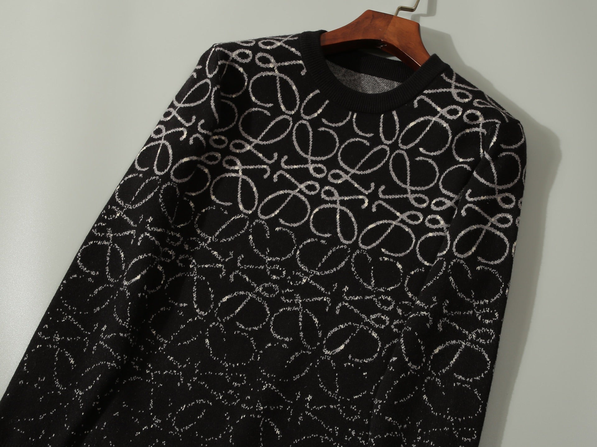LuxluxHouse Best Quality Clothes Hoodie & Sweater Loewe