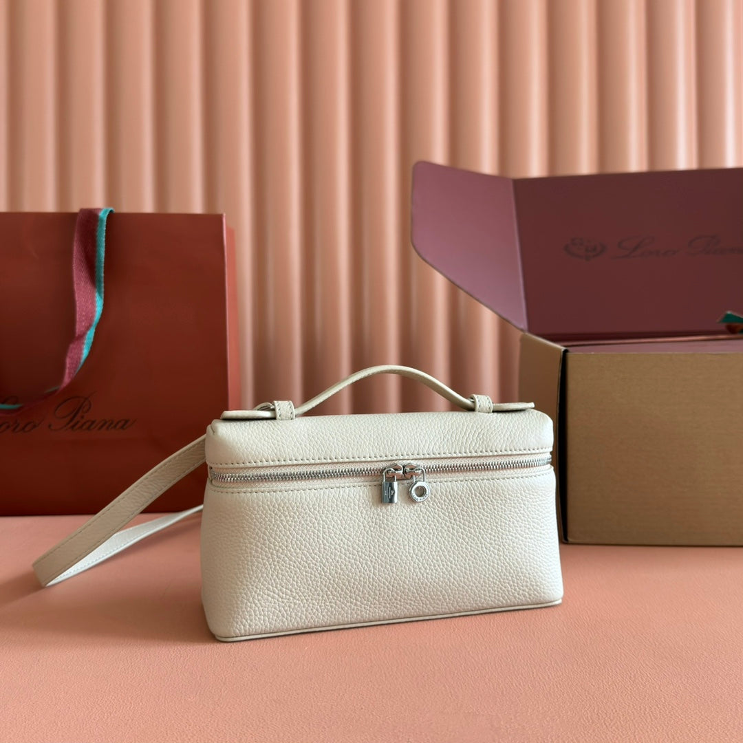 LuxluxHouse Best Quality Bags Loro Piana Women