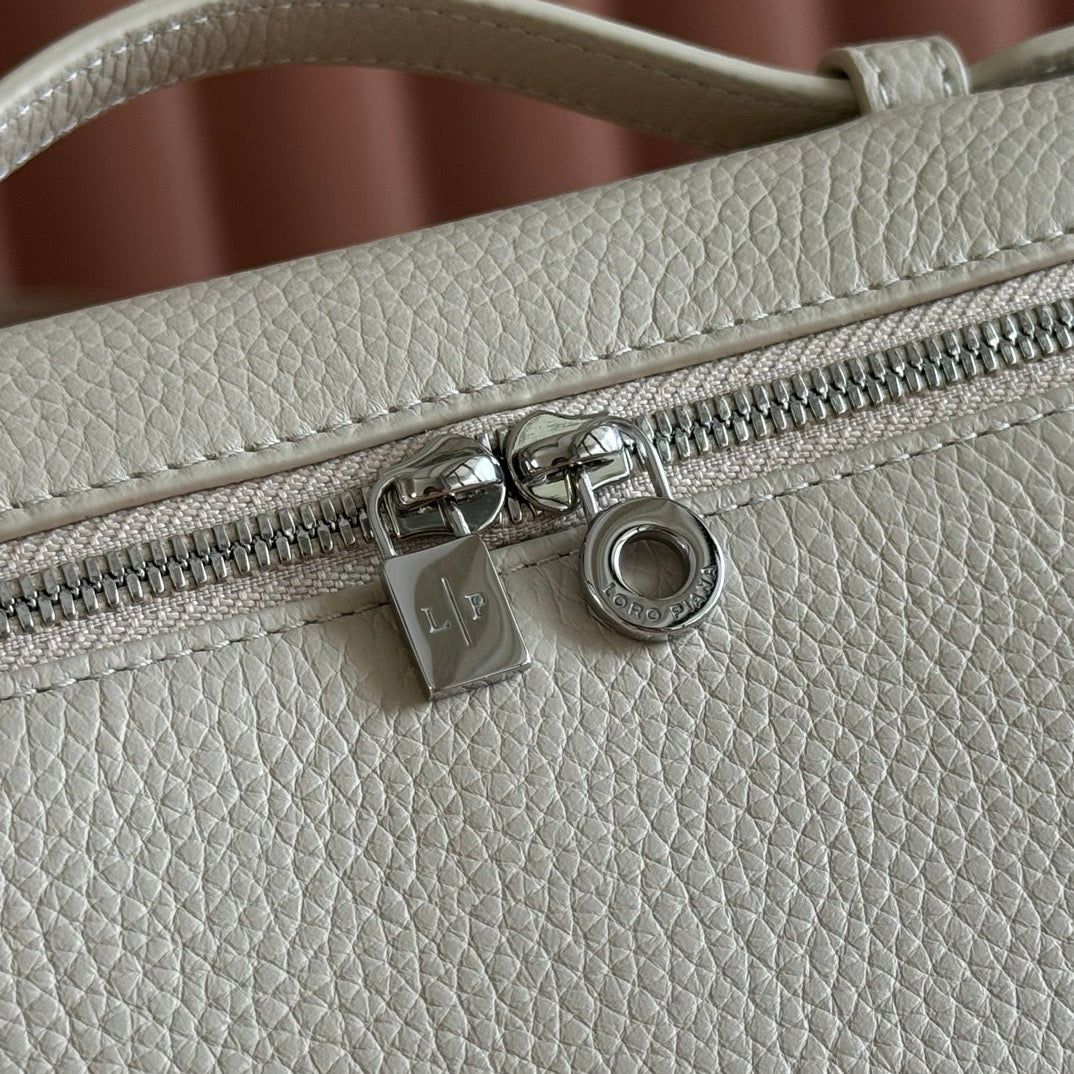 LuxluxHouse Best Quality Bags Loro Piana Women