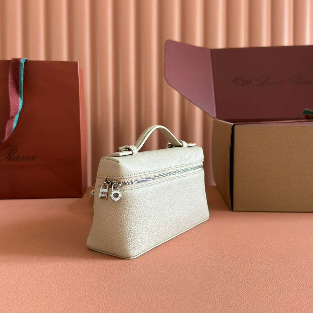 LuxluxHouse Best Quality Bags Loro Piana Women