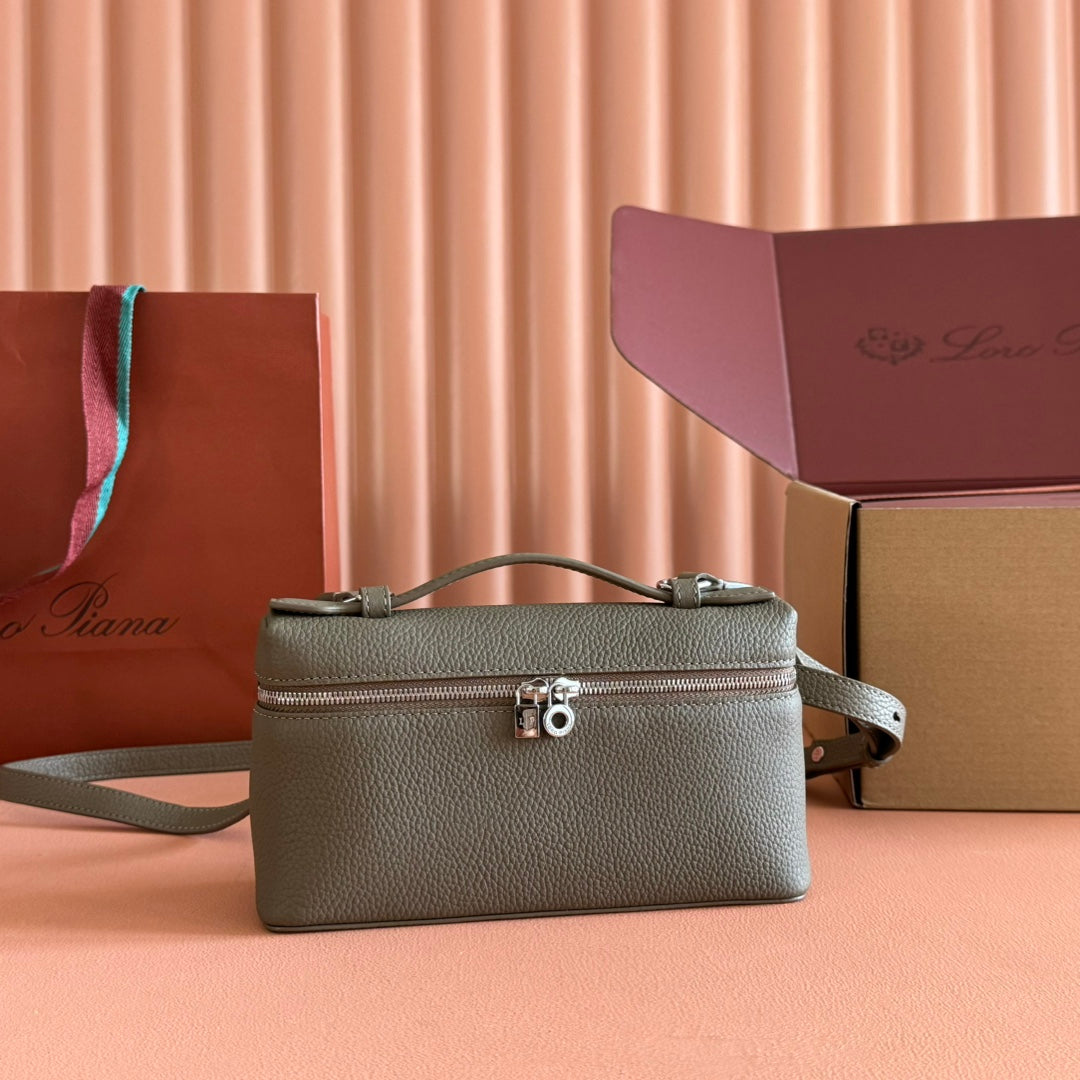 LuxluxHouse Best Quality Bags Loro Piana Women