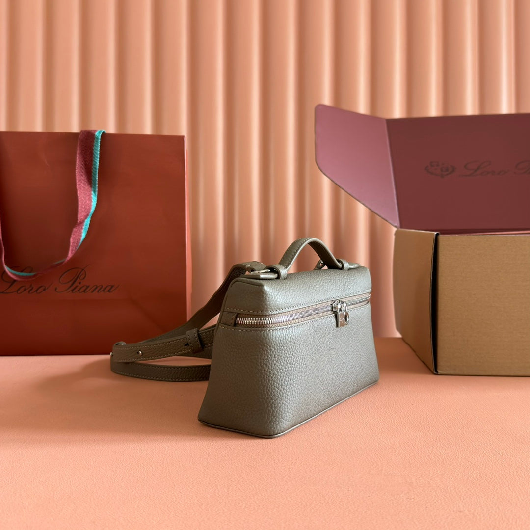 LuxluxHouse Best Quality Bags Loro Piana Women