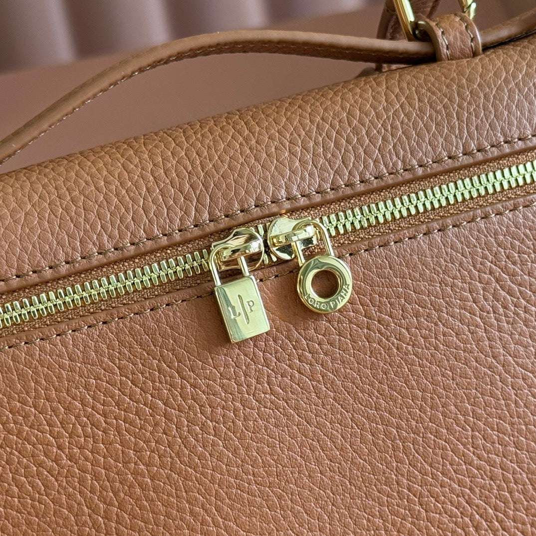 LuxluxHouse Best Quality Bags Loro Piana Women