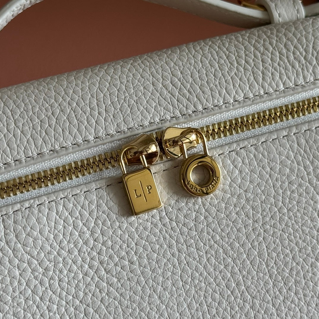 LuxluxHouse Best Quality Bags Loro Piana Women