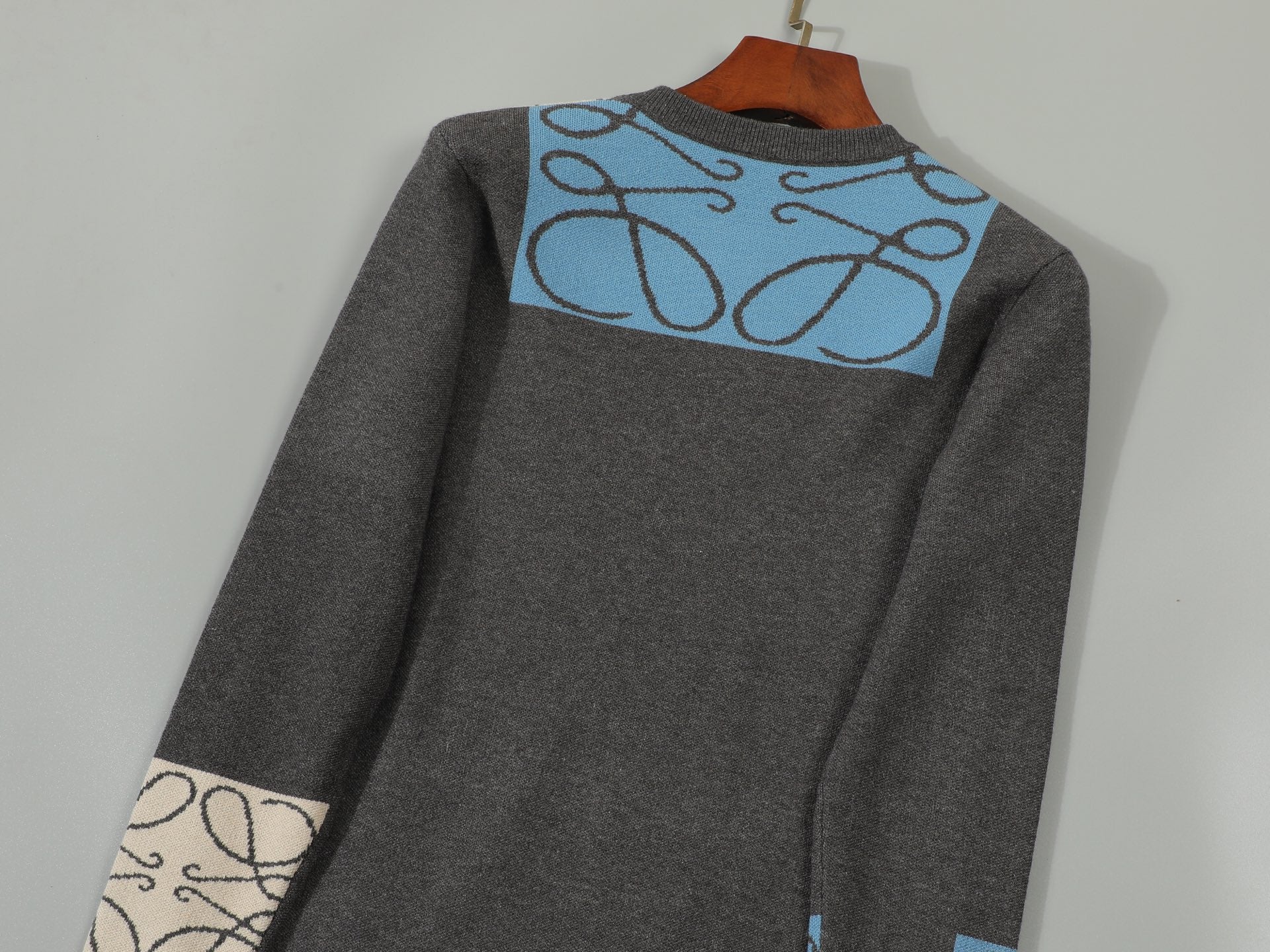 LuxluxHouse Best Quality Clothes Hoodie & Sweater Loewe