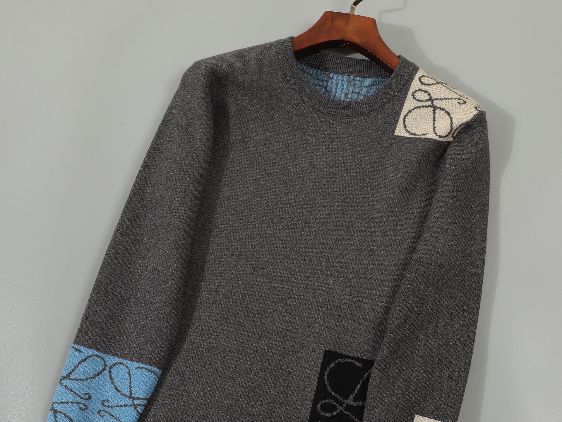 LuxluxHouse Best Quality Clothes Hoodie & Sweater Loewe