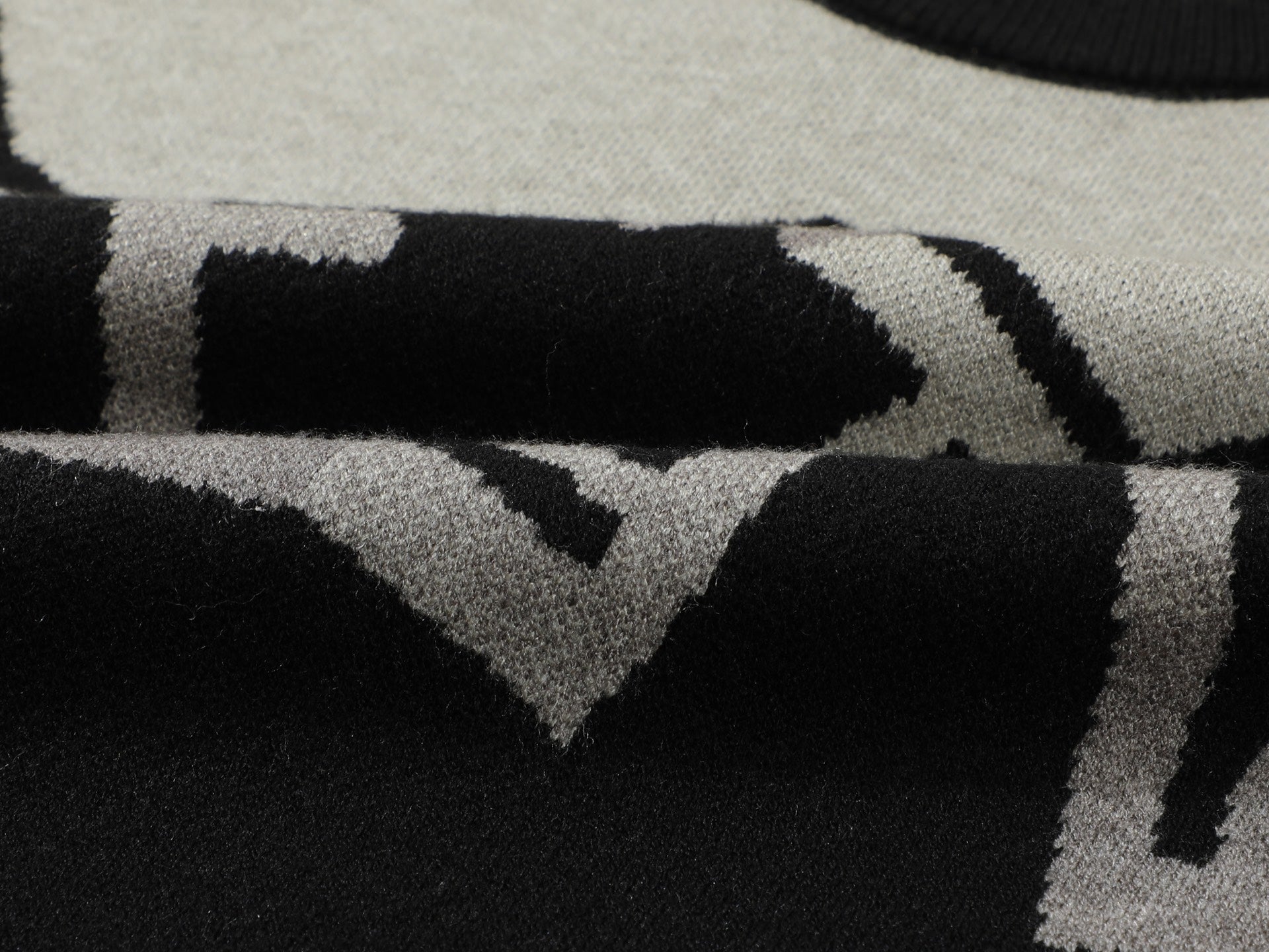 LuxluxHouse Best Quality Clothes Fendi Hoodie & Sweater