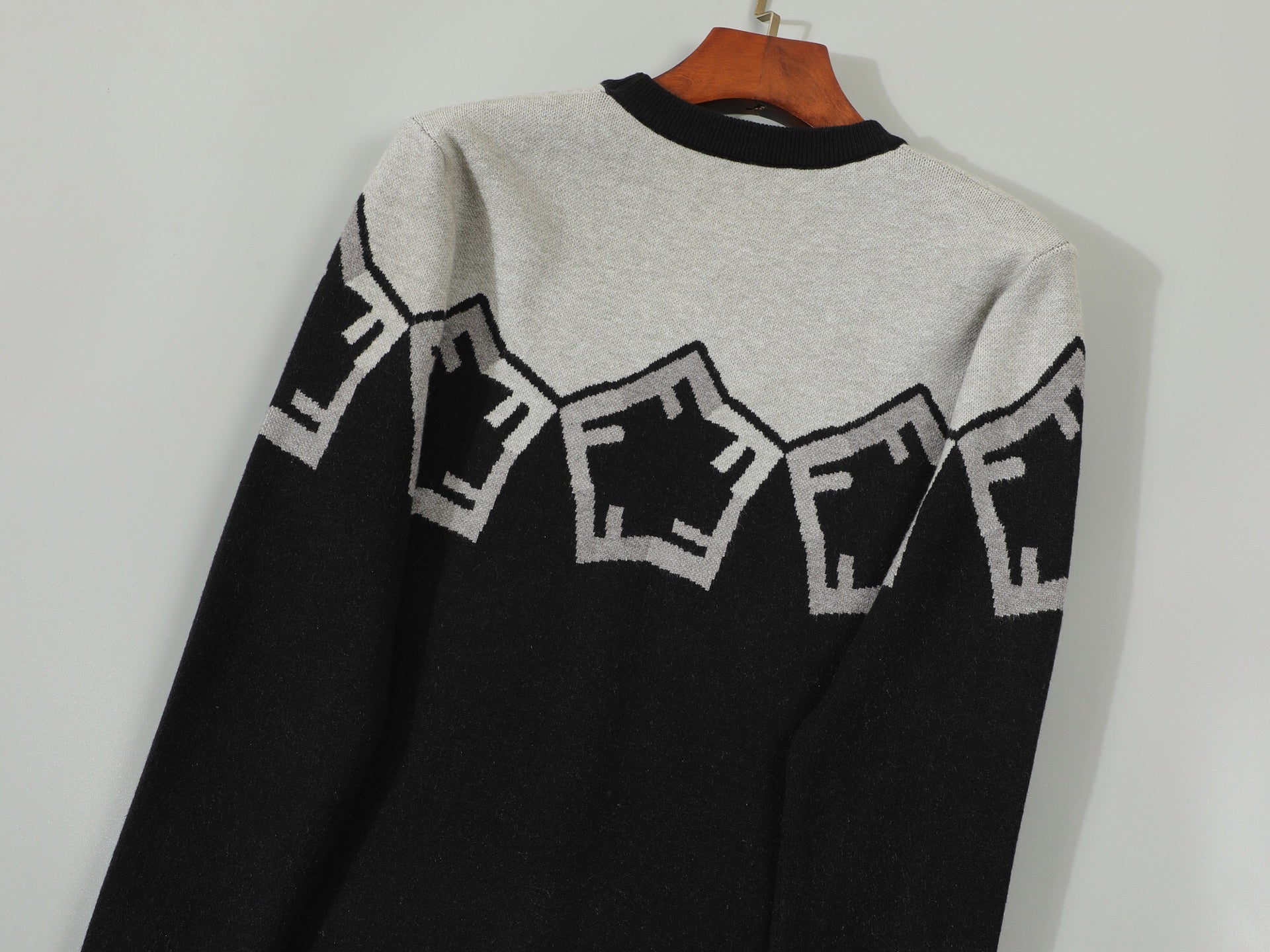 LuxluxHouse Best Quality Clothes Fendi Hoodie & Sweater