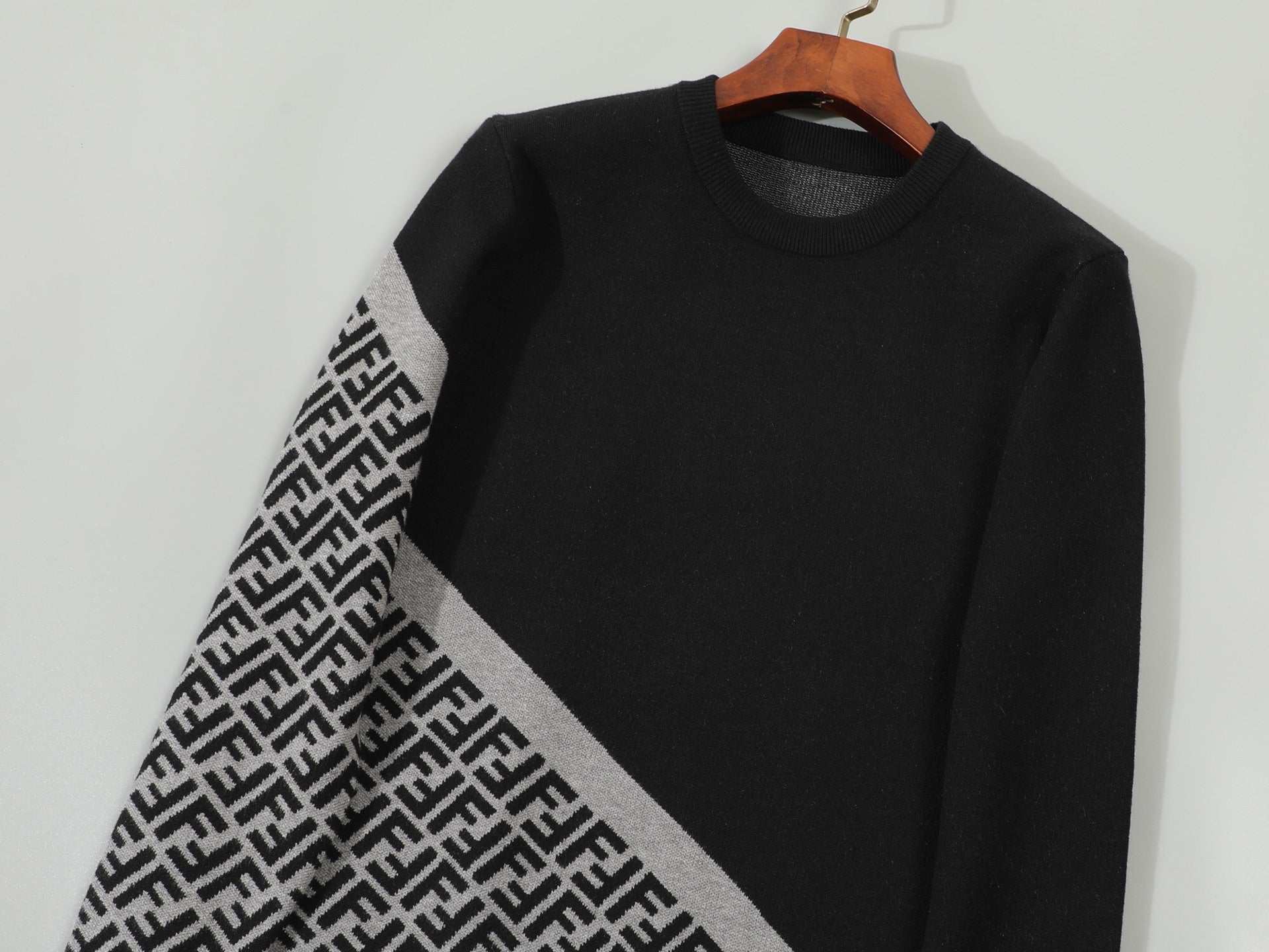 LuxluxHouse Best Quality Clothes Fendi Hoodie & Sweater