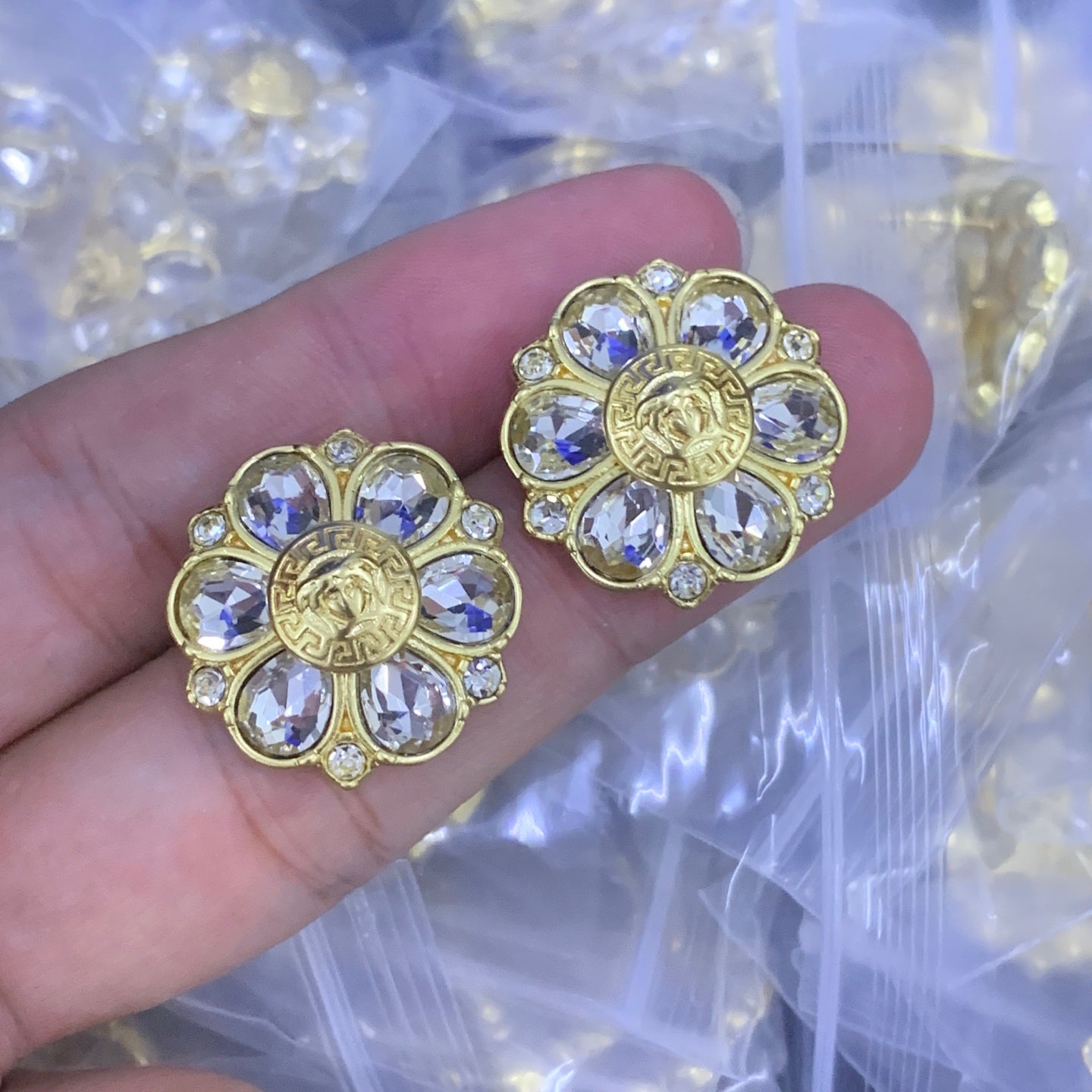 LuxluxHouse Low Price And High Quality Accessories Versace