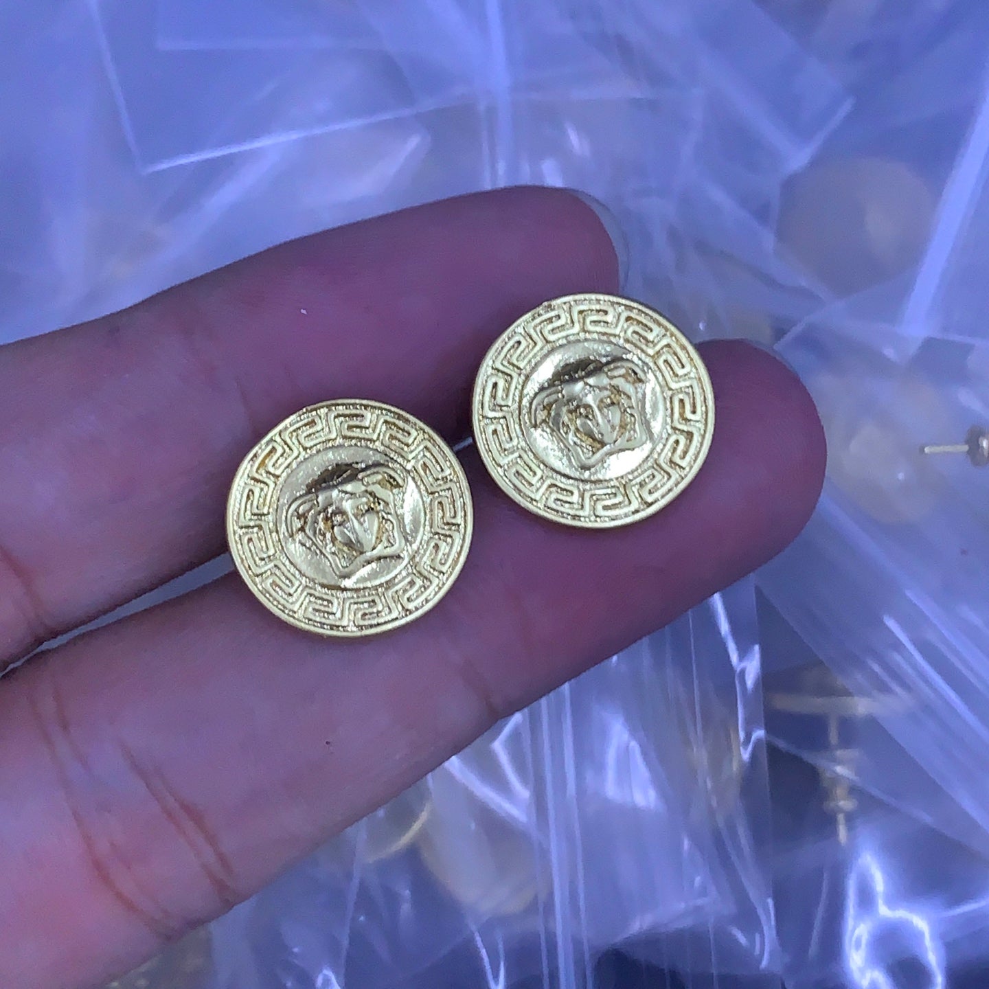 LuxluxHouse Low Price And High Quality Accessories Versace