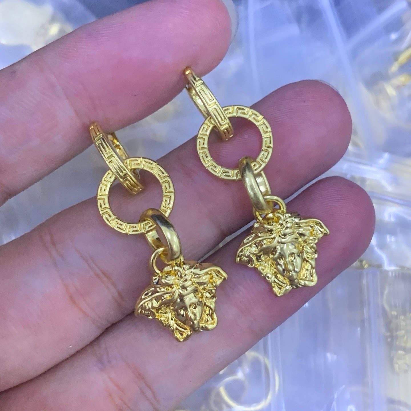 LuxluxHouse Low Price And High Quality Accessories Versace