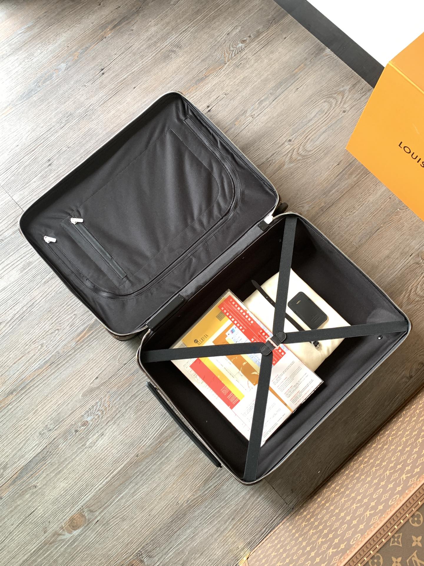 LuxluxHouse Best Quality Bags Luggage Louis Vuitton Men