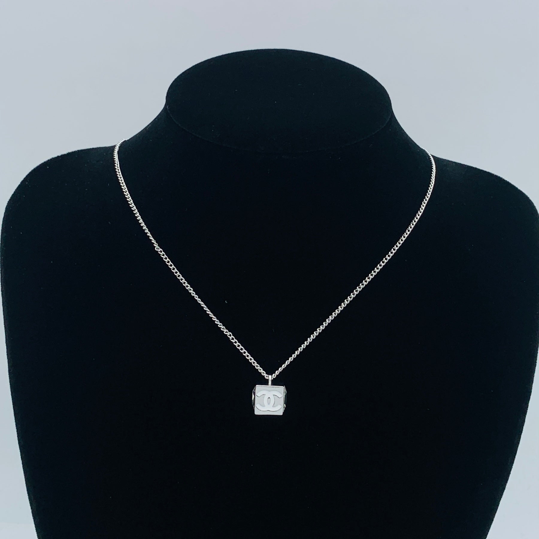 LuxluxHouse Low Price And High Quality Accessories Chanel