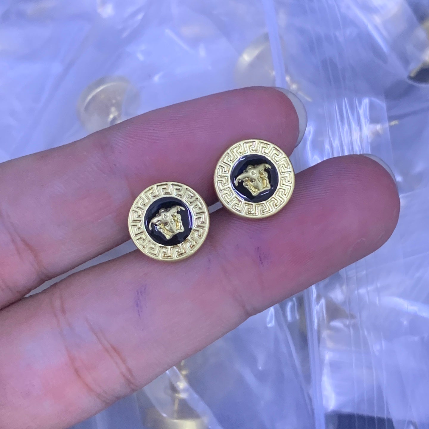 LuxluxHouse Low Price And High Quality Accessories Versace