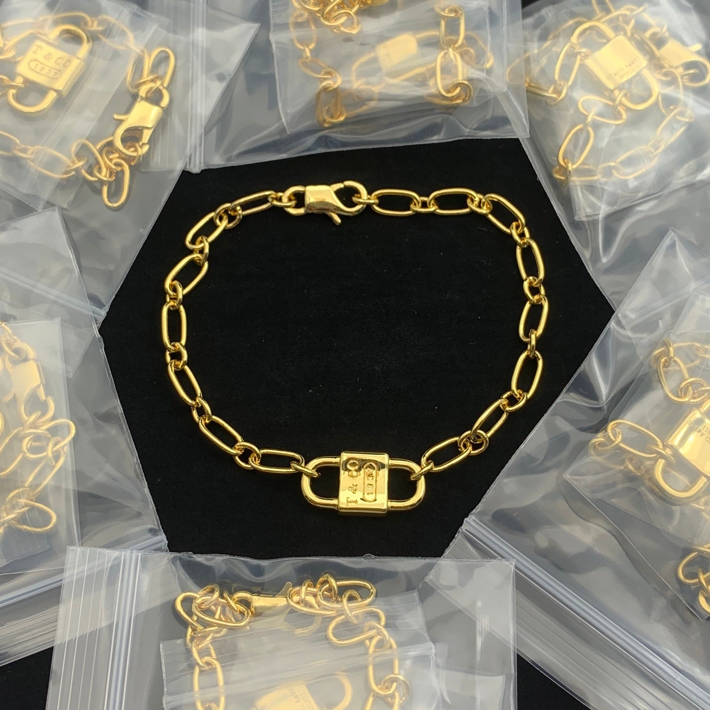 LuxluxHouse Low Price And High Quality Accessories Tiffany