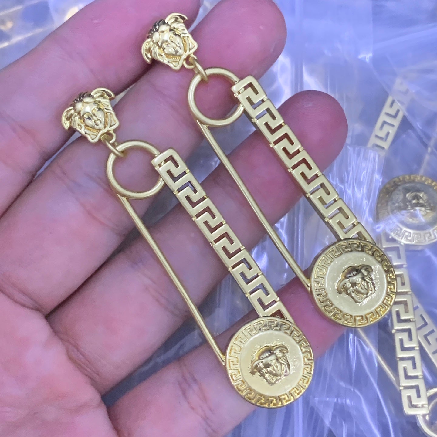 LuxluxHouse Low Price And High Quality Accessories Versace