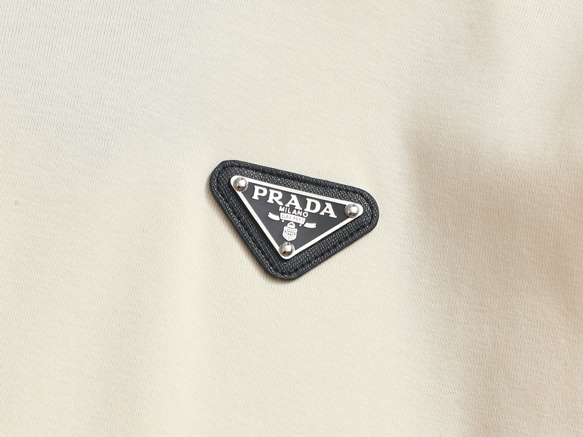 LuxluxHouse Best Quality Clothes T-shirt Prada