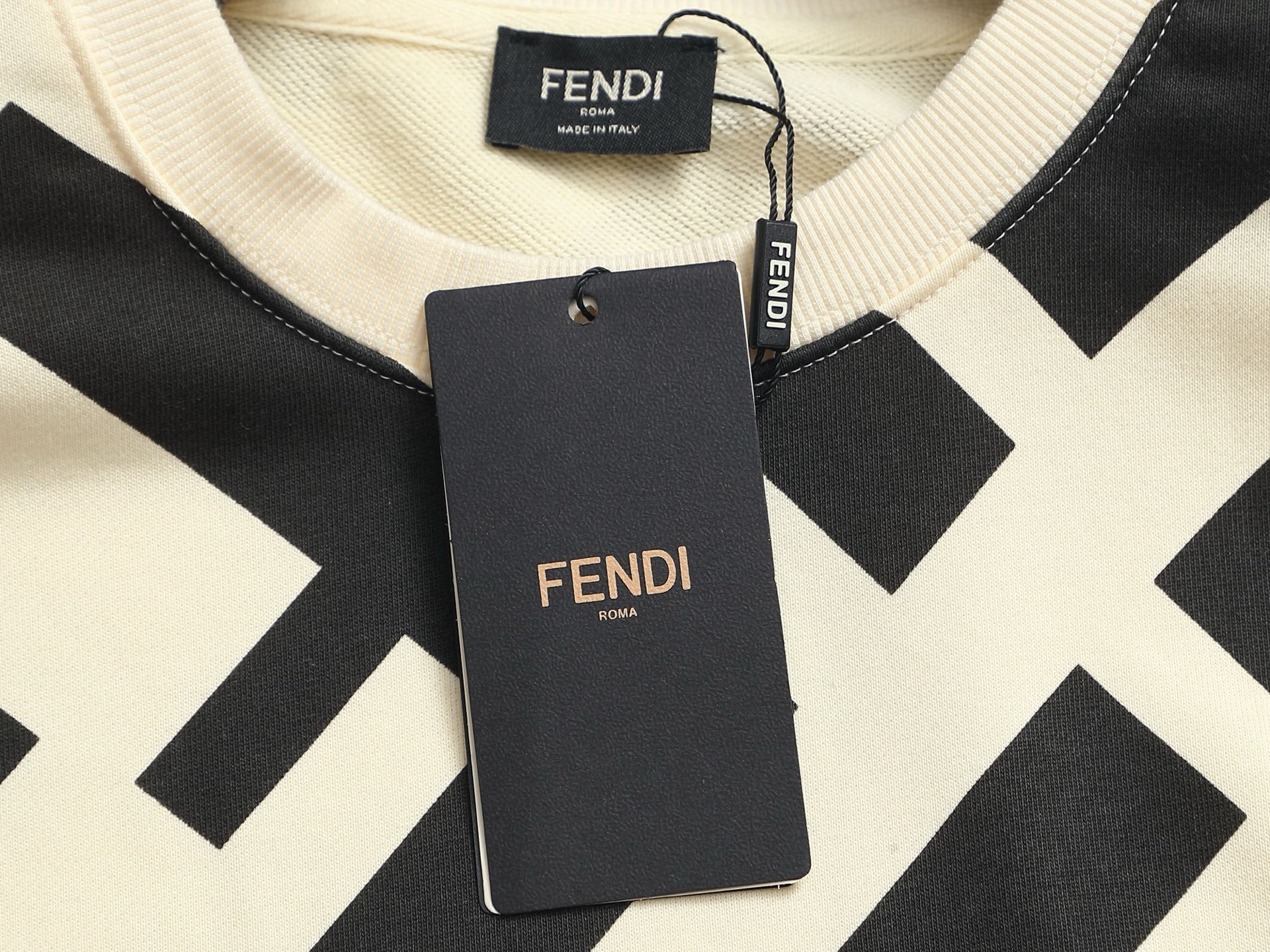 LuxluxHouse Best Quality Clothes Fendi Hoodie & Sweater