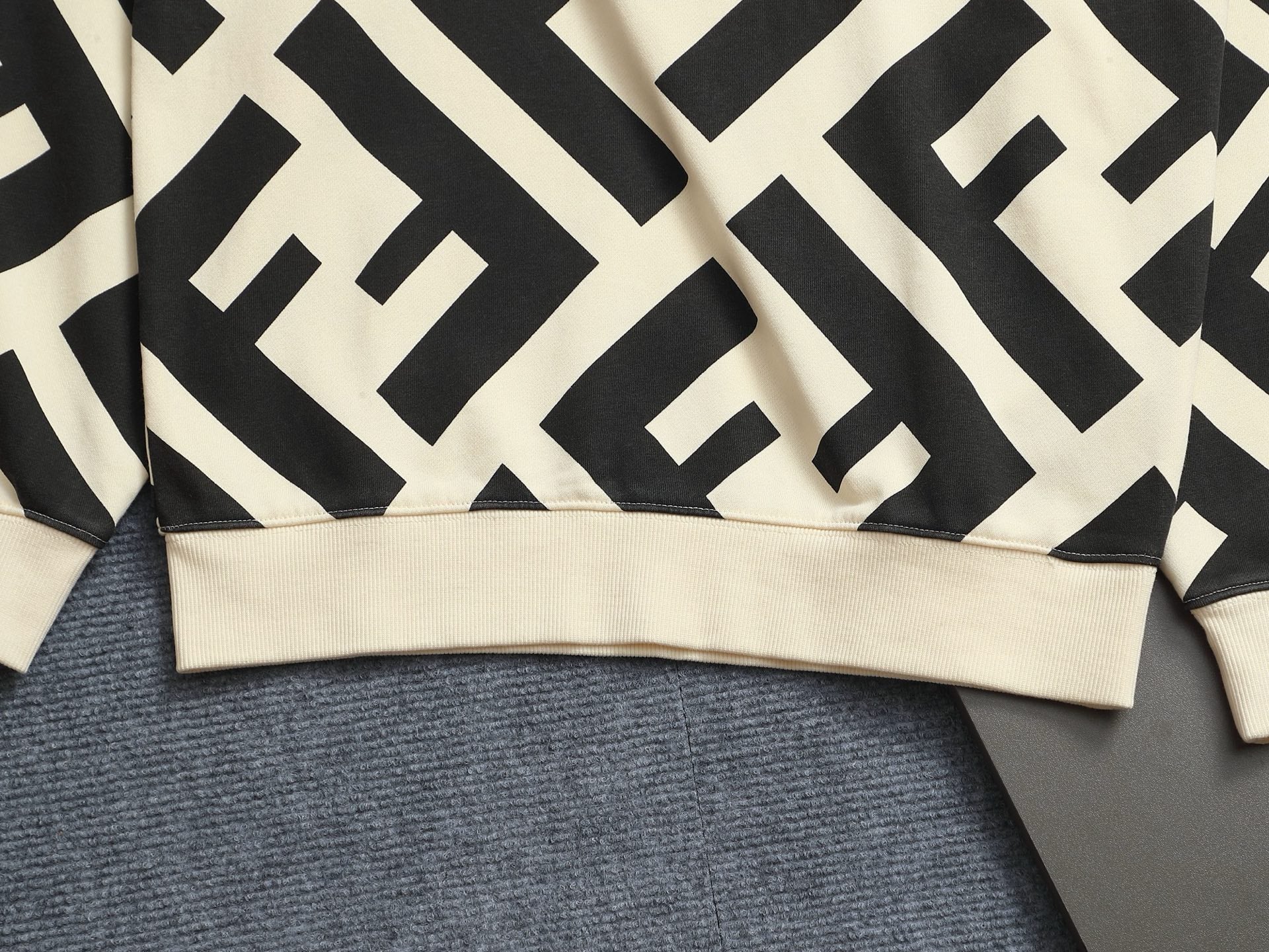 LuxluxHouse Best Quality Clothes Fendi Hoodie & Sweater