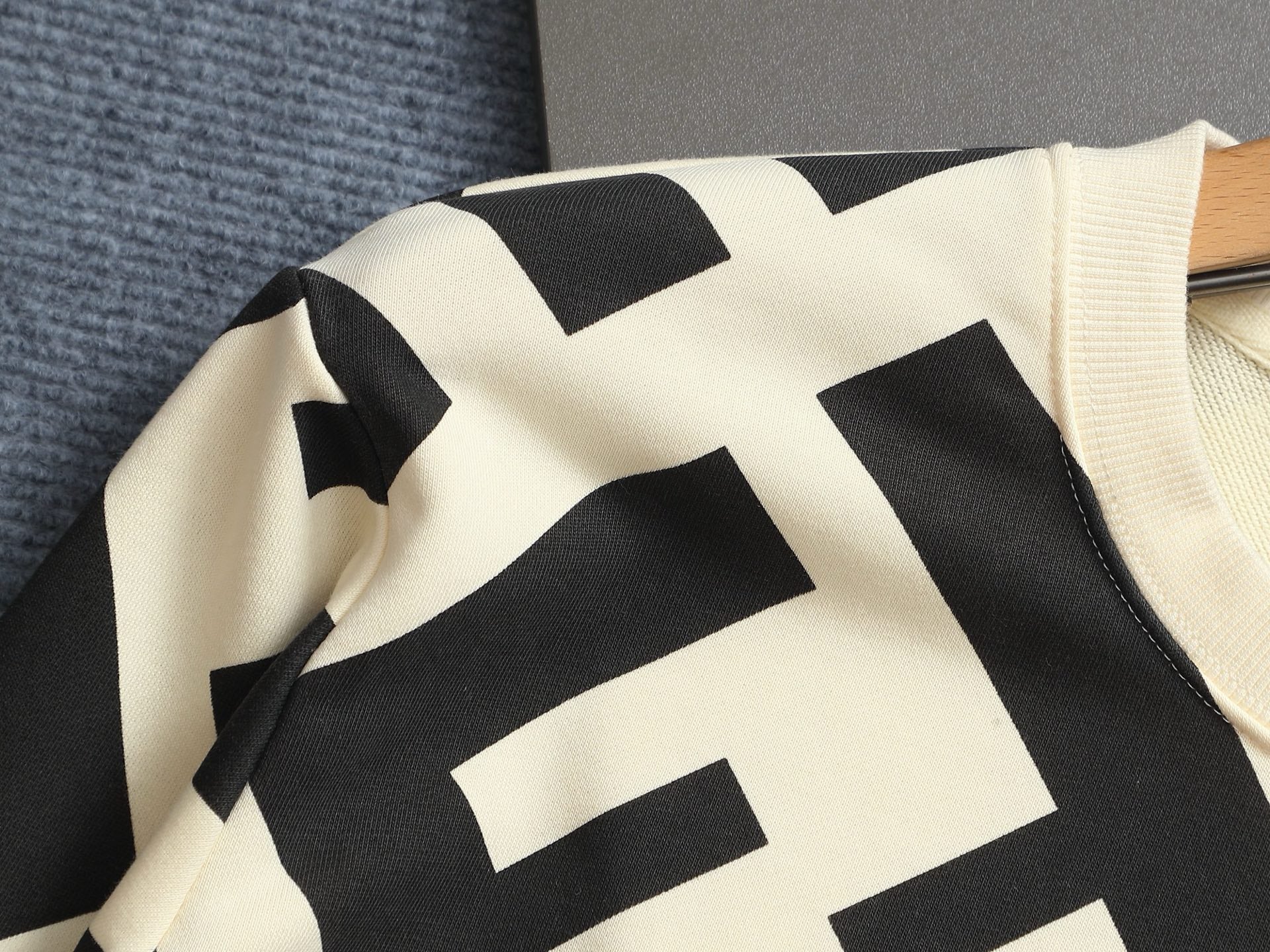 LuxluxHouse Best Quality Clothes Fendi Hoodie & Sweater