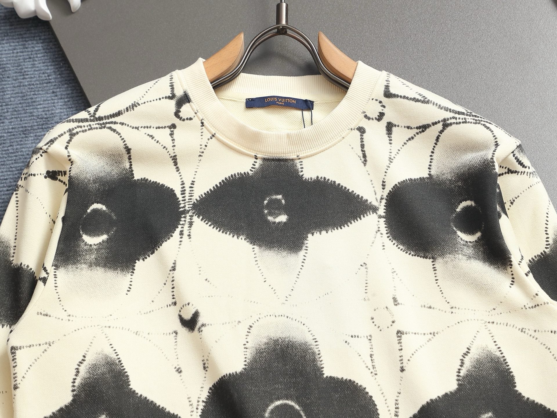 LuxluxHouse Best Quality Clothes Hoodie & Sweater Louis Vuitton