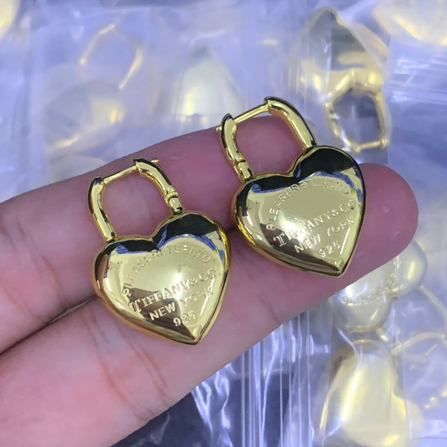 LuxluxHouse Low Price And High Quality Accessories Tiffany