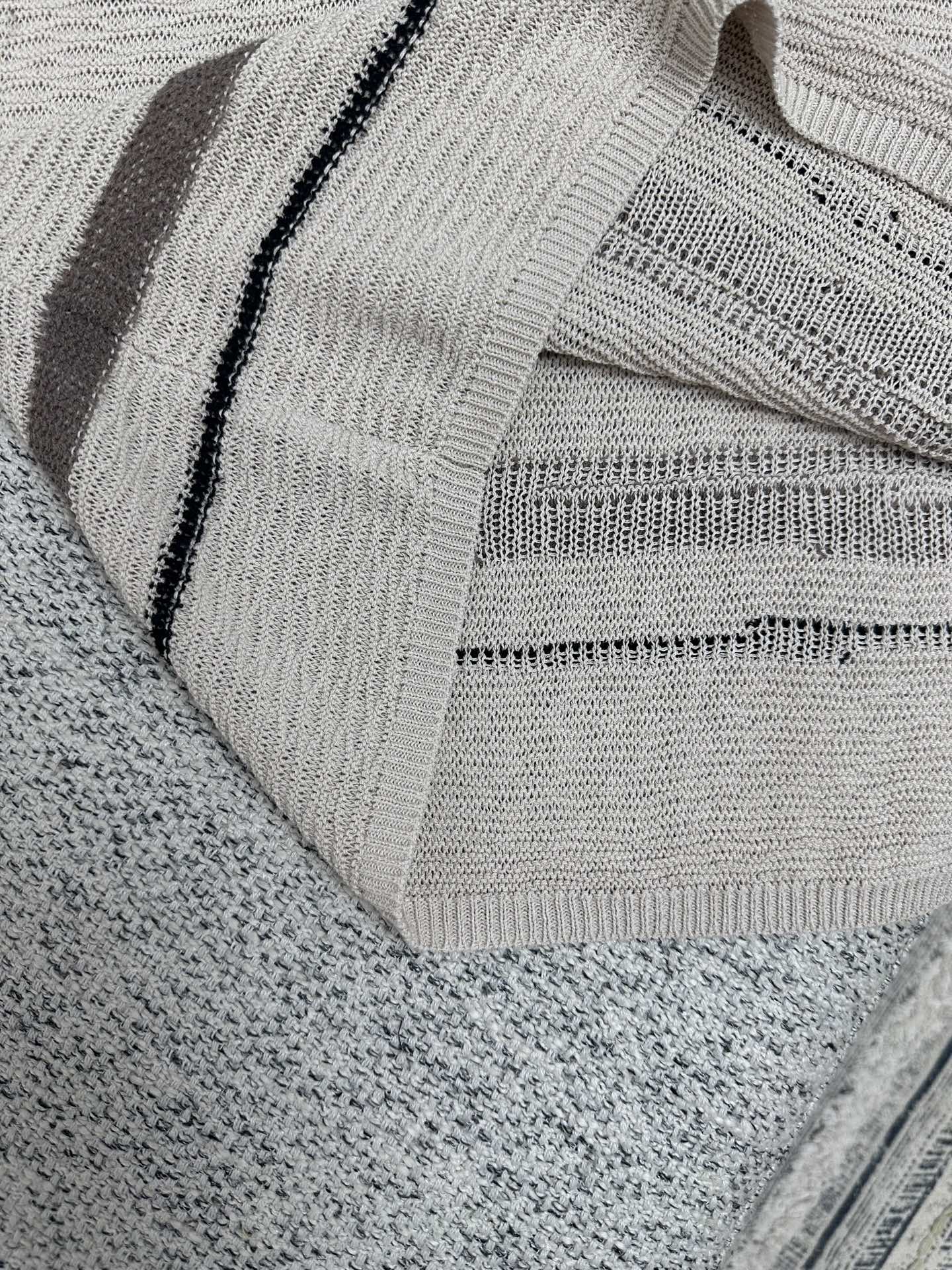 LuxluxHouse Best Quality Clothes Shirts&Polo Off White