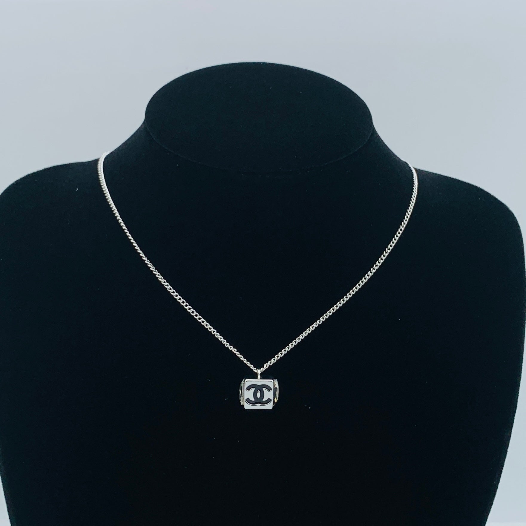 LuxluxHouse Low Price And High Quality Accessories Chanel