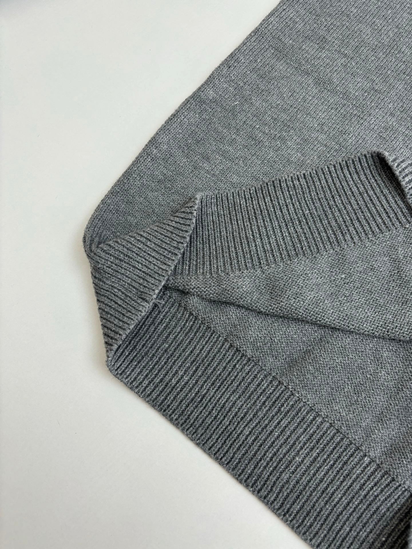 LuxluxHouse Best Quality Clothes Hoodie & Sweater Loewe