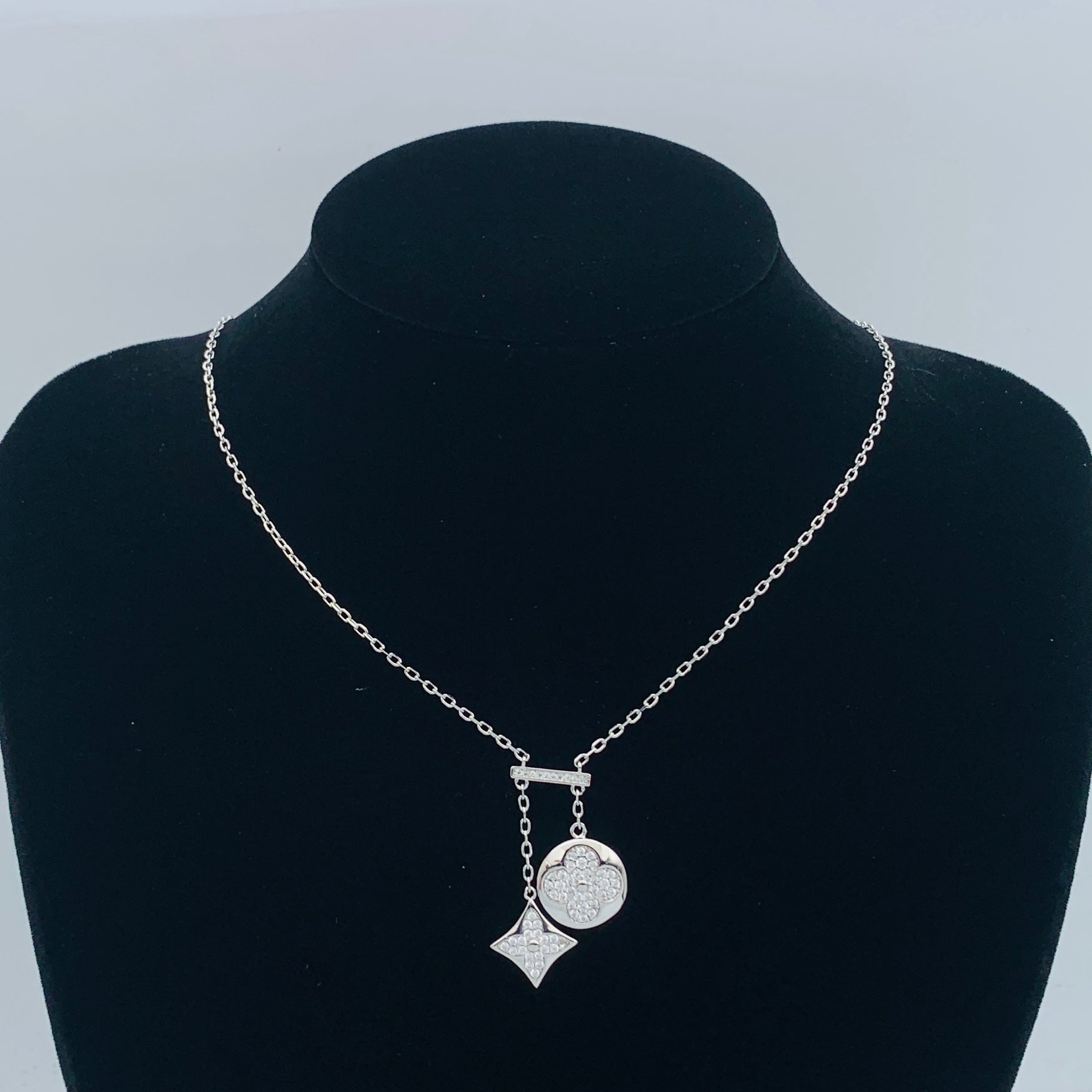 LuxluxHouse Low Price And High Quality Accessories Louis Vuitton