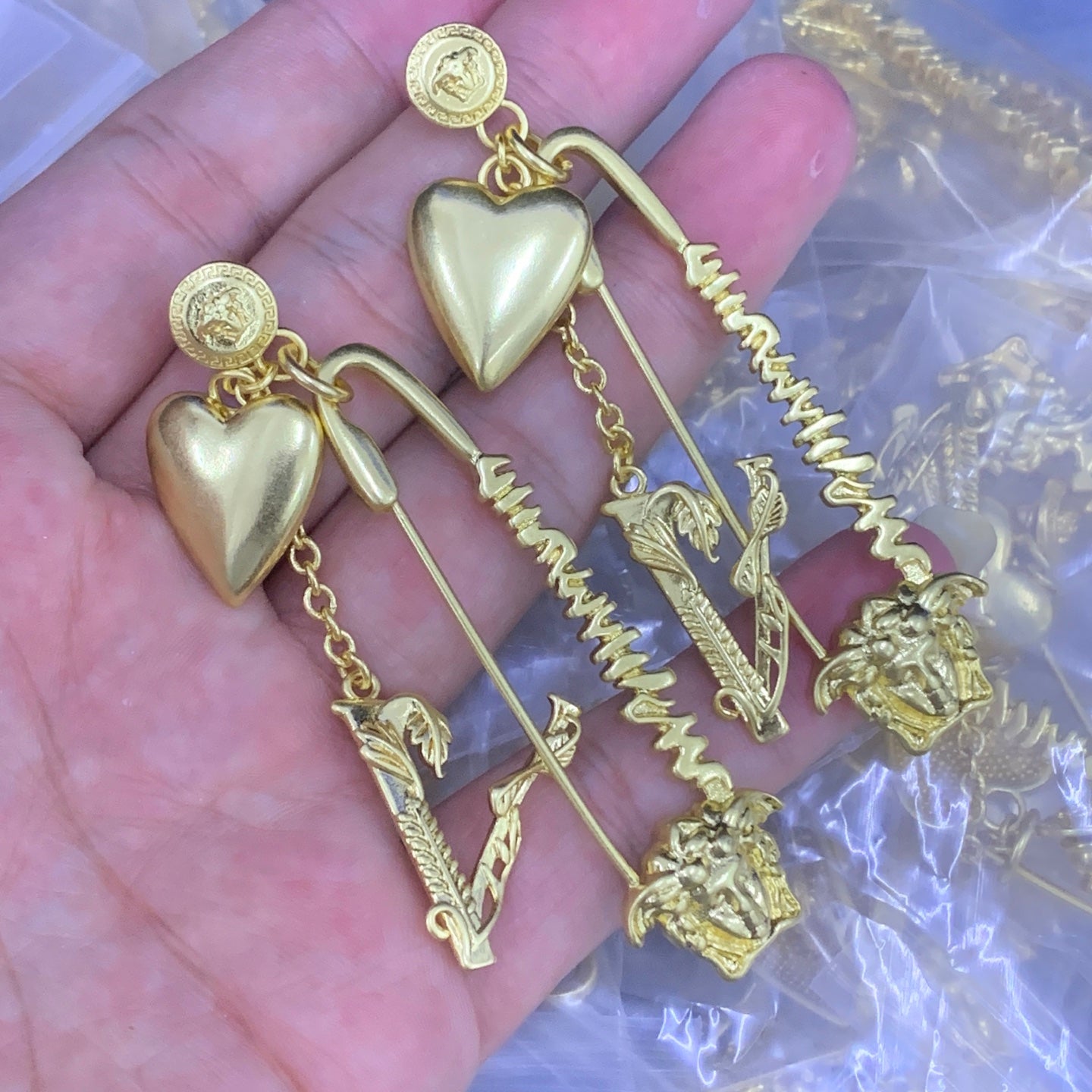 LuxluxHouse Low Price And High Quality Accessories Versace