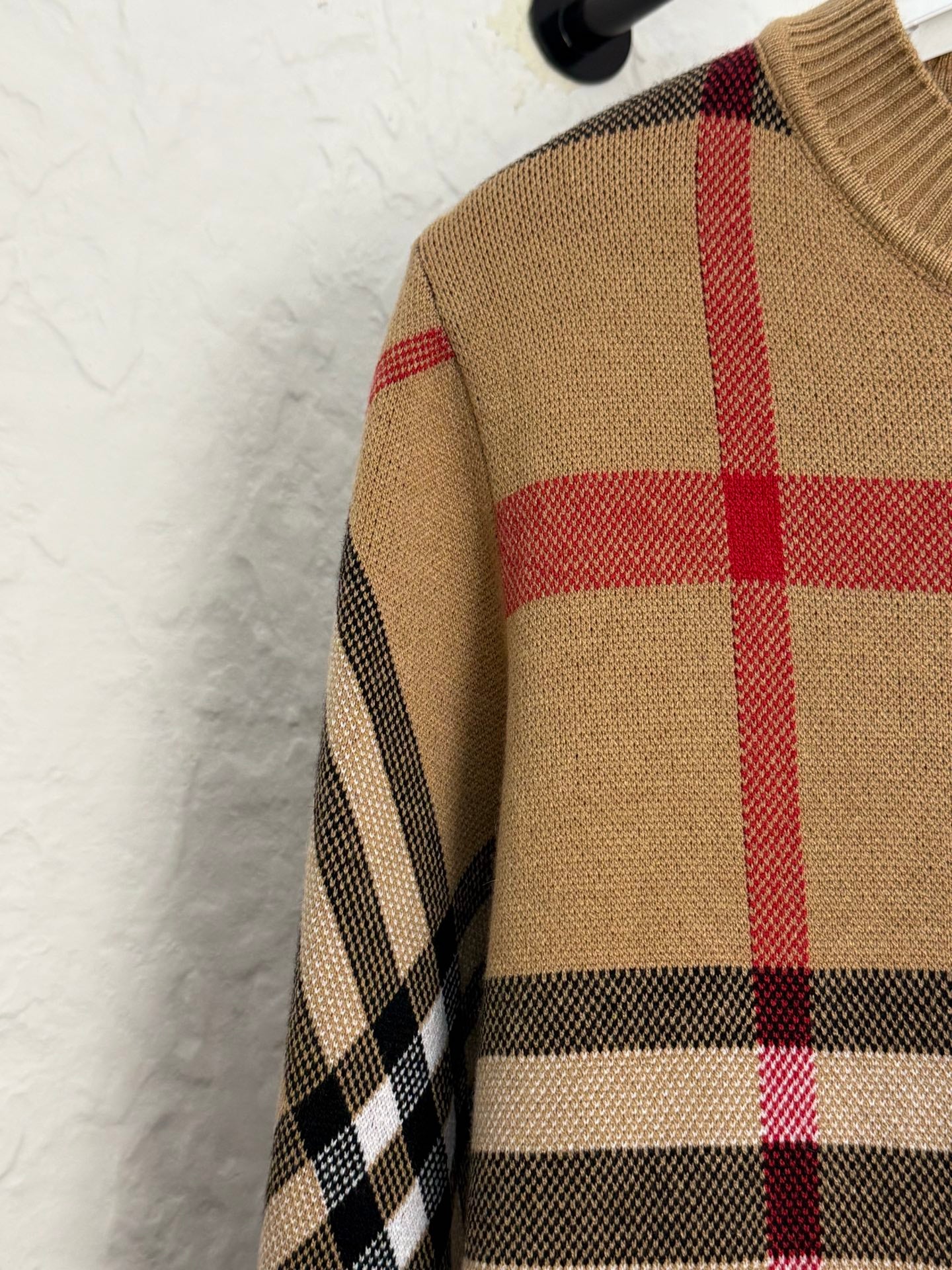 LuxluxHouse Best Quality Clothes Burberry Hoodie & Sweater