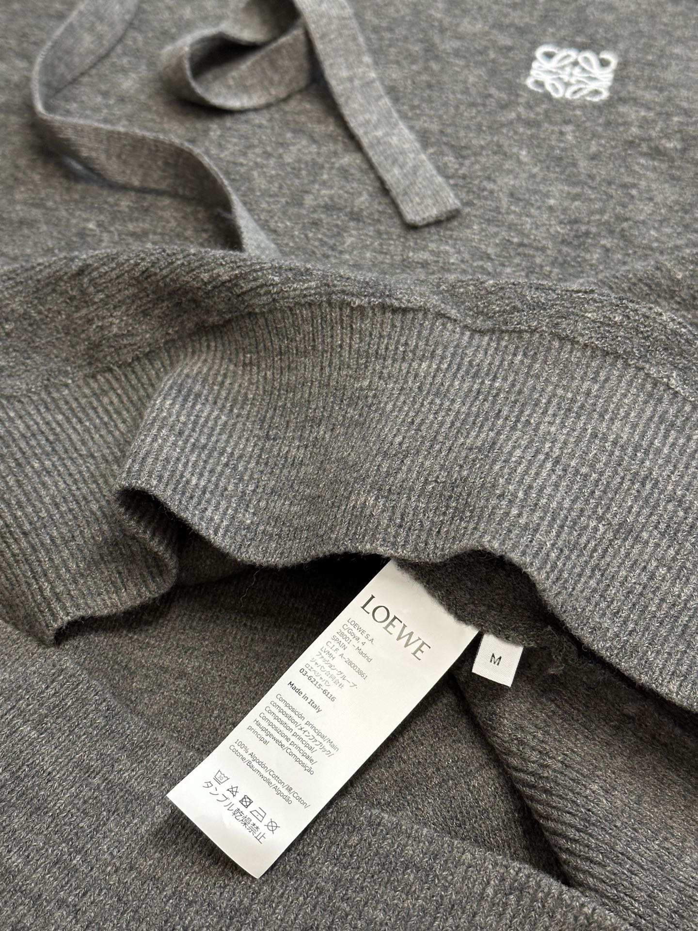 LuxluxHouse Best Quality Clothes Hoodie & Sweater Loewe