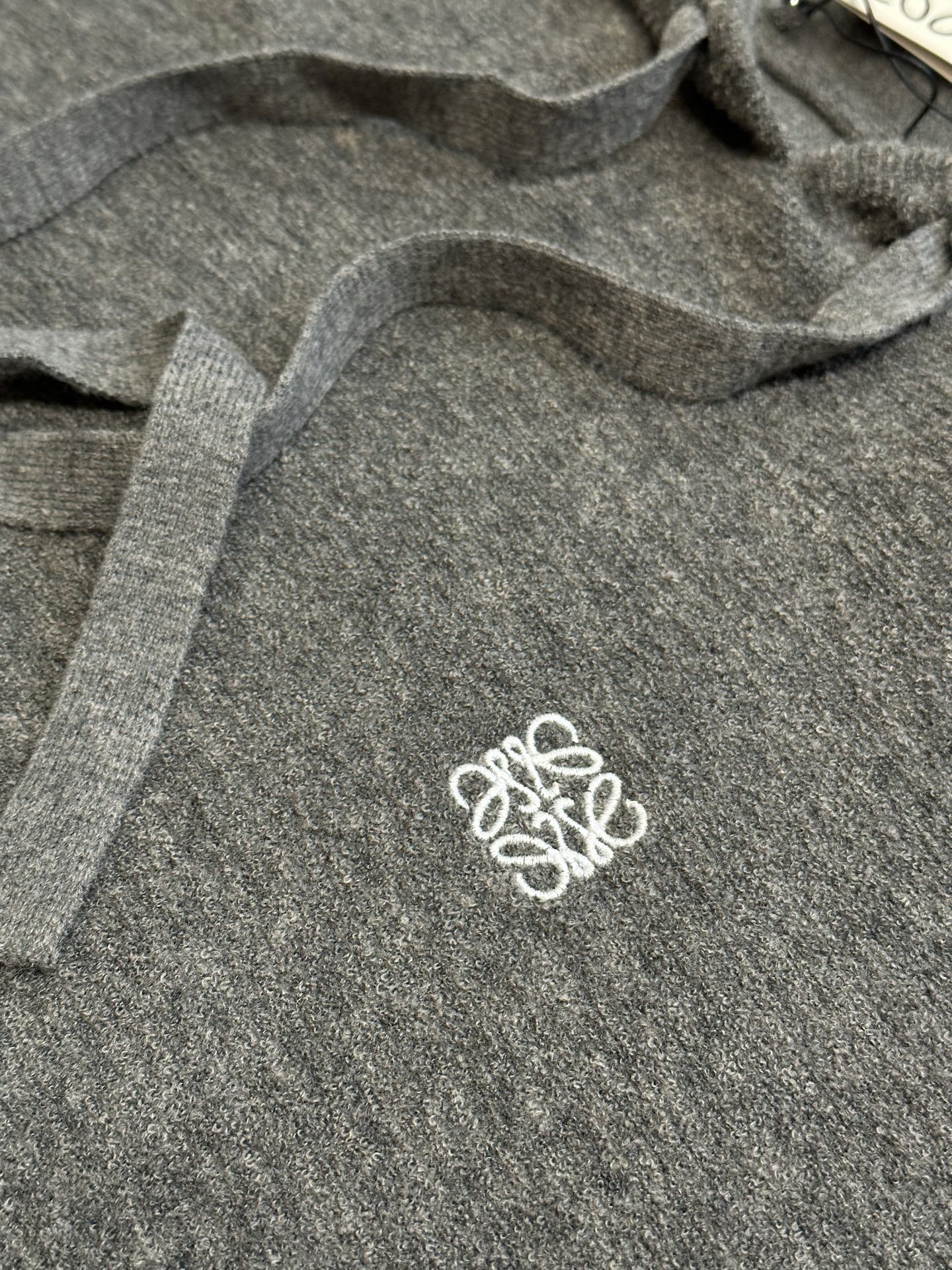 LuxluxHouse Best Quality Clothes Hoodie & Sweater Loewe