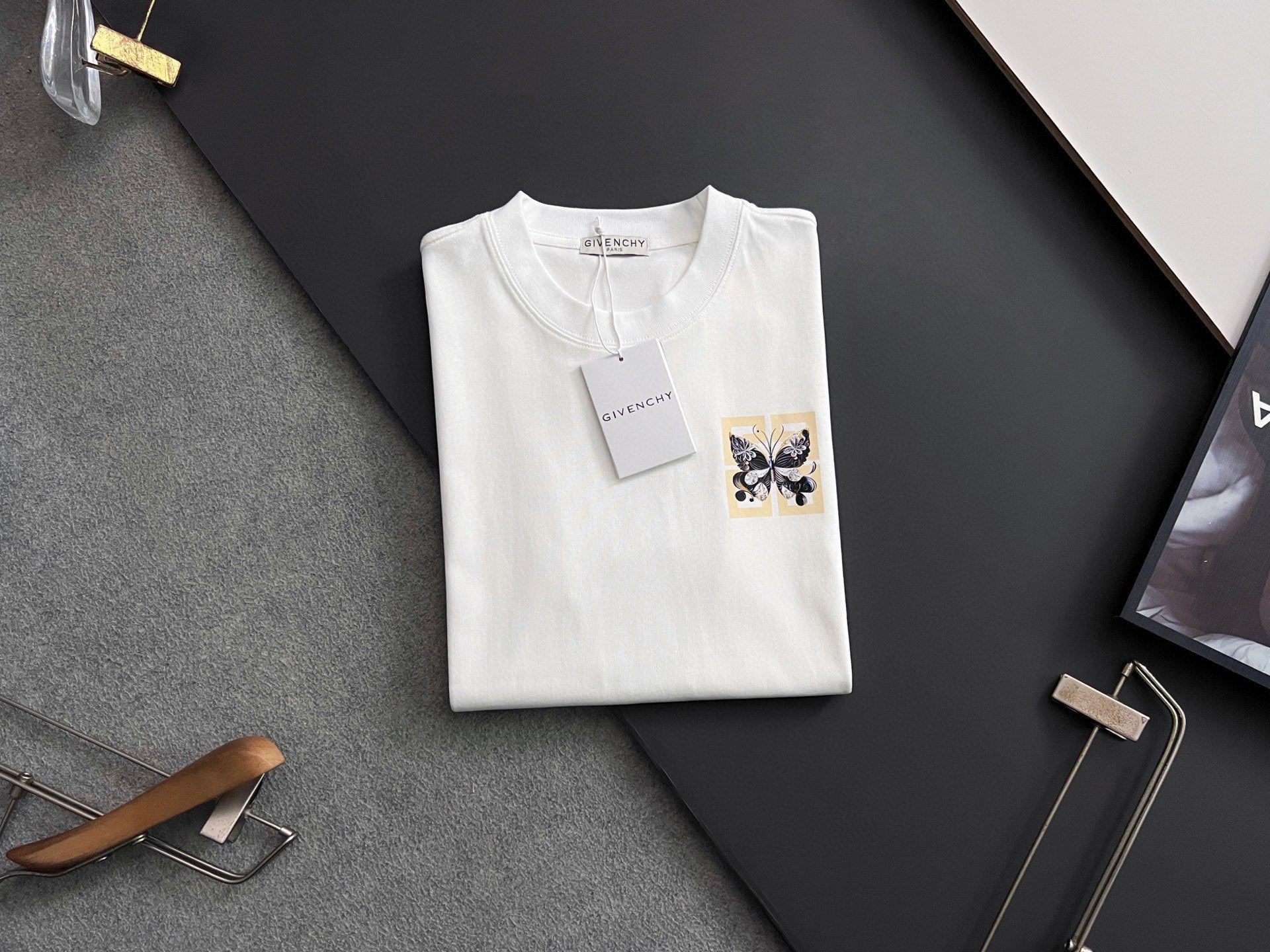 LuxluxHouse Best Quality Clothes Givenchy T-shirt