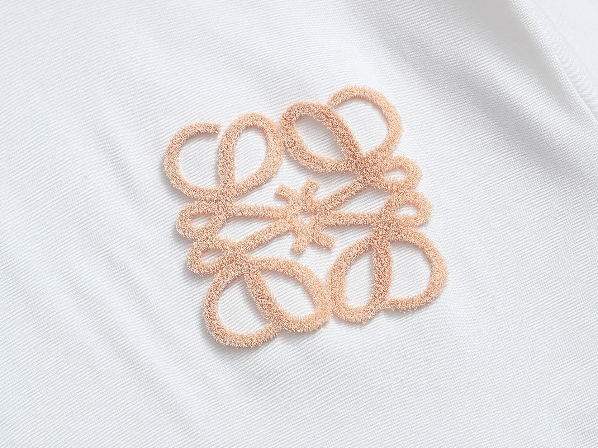 LuxluxHouse Best Quality Clothes T-shirt Loewe