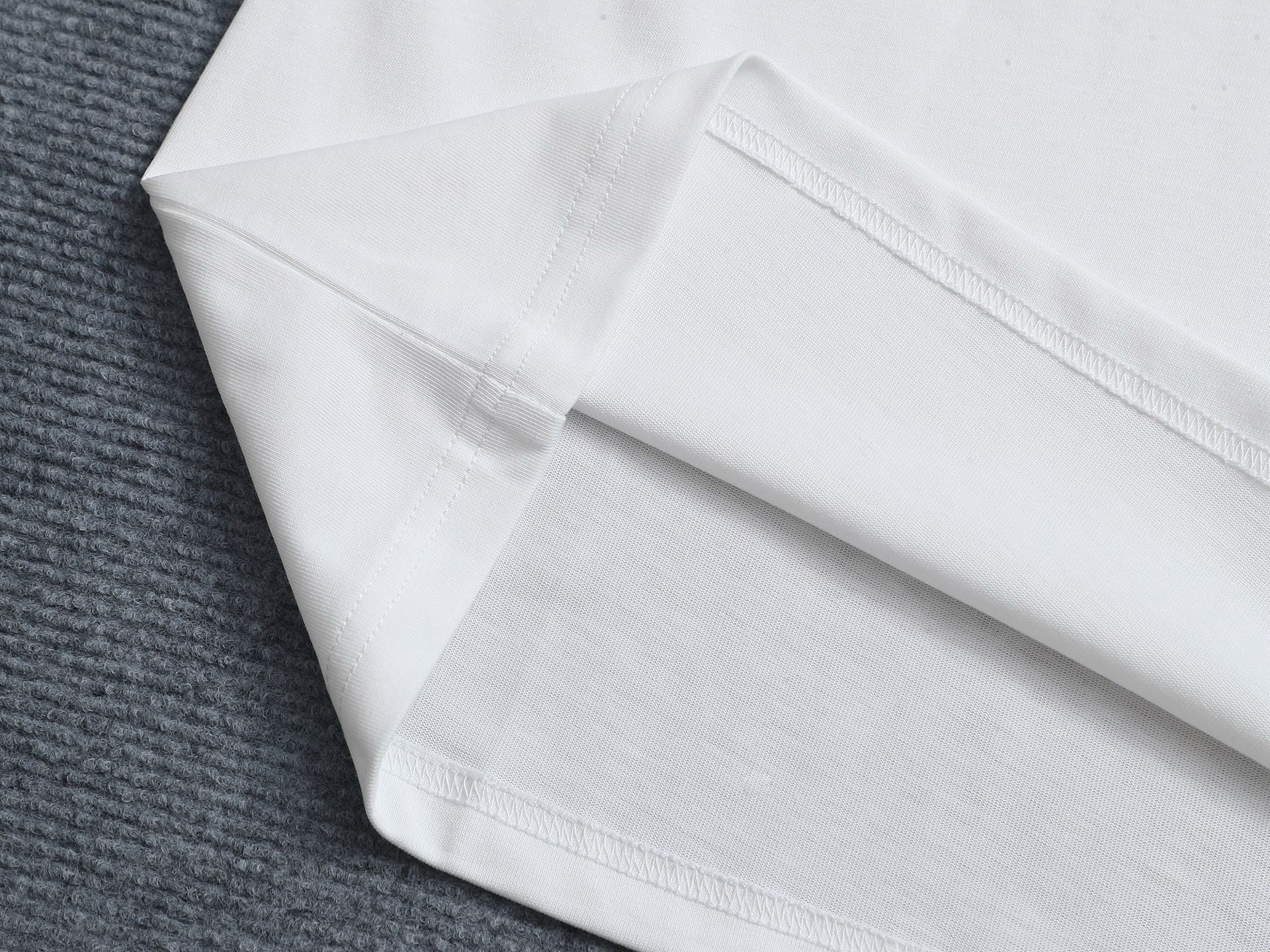 LuxluxHouse Best Quality Clothes T-shirt Loewe