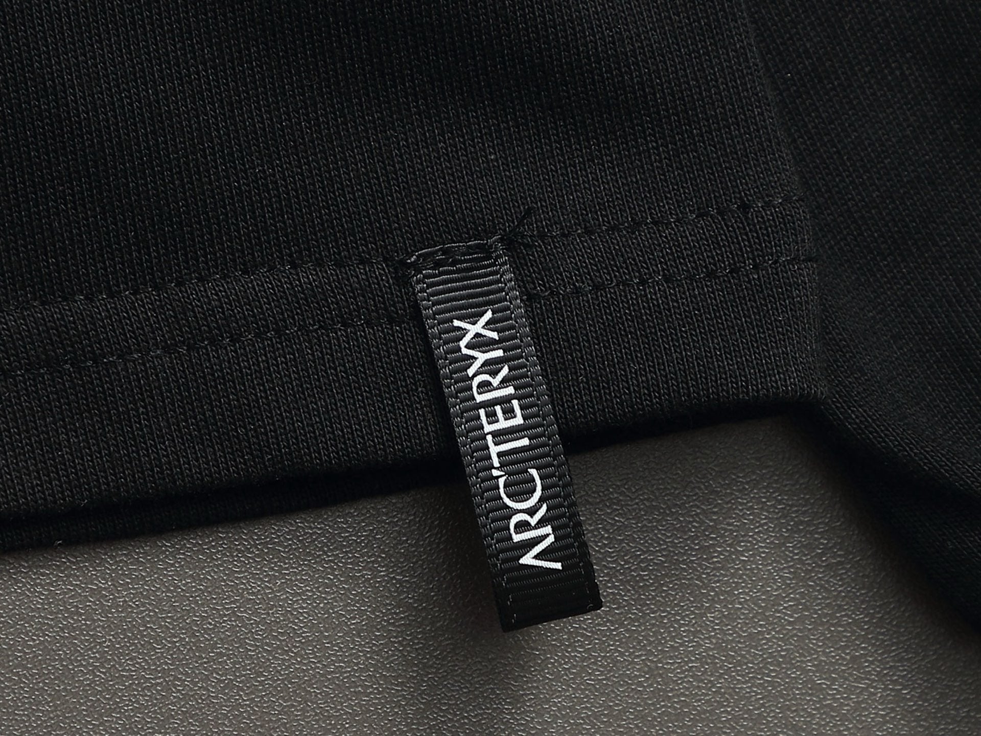 LuxluxHouse Best Quality Clothes T-shirt Arcteryx