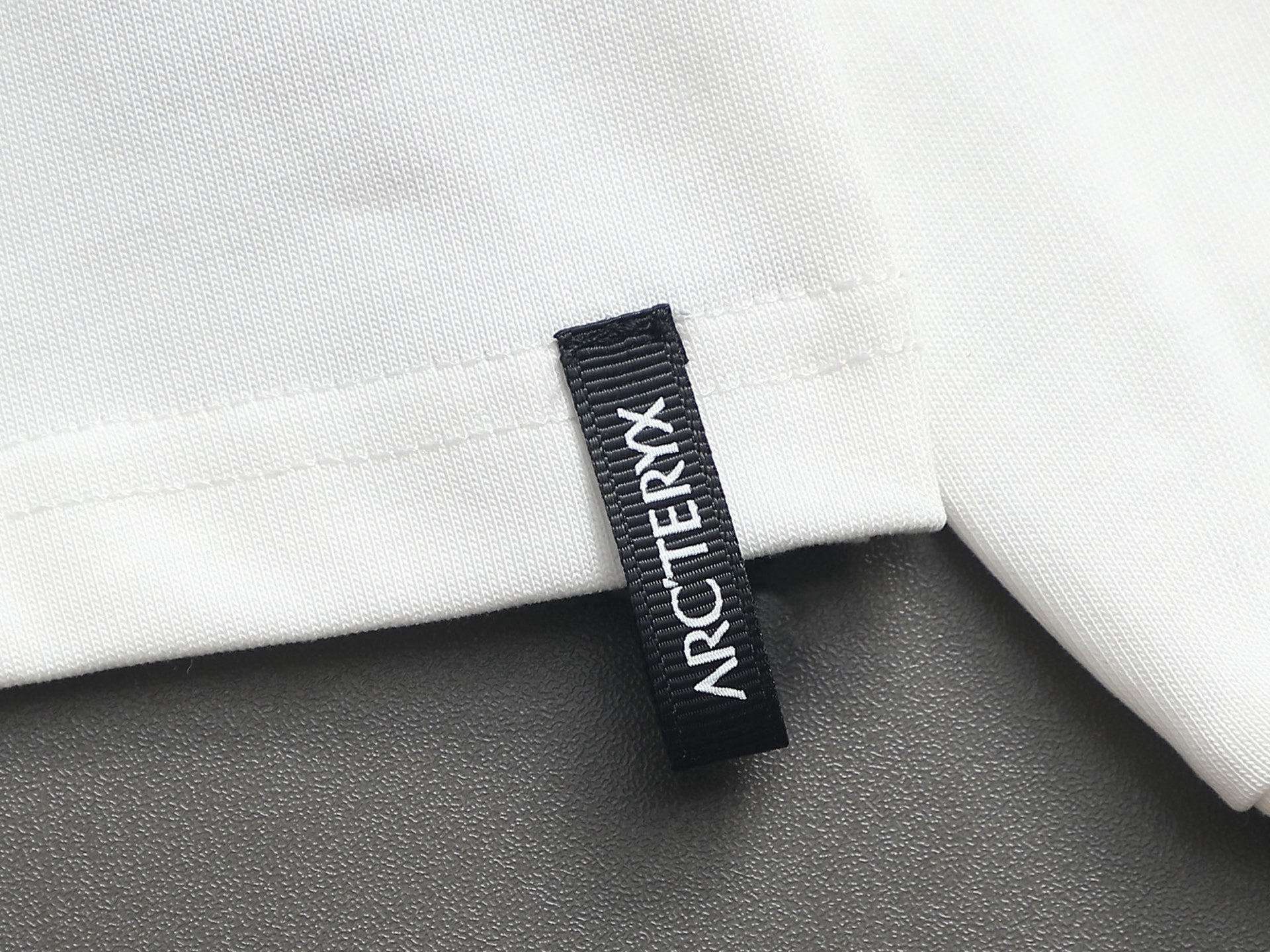 LuxluxHouse Best Quality Clothes T-shirt Arcteryx