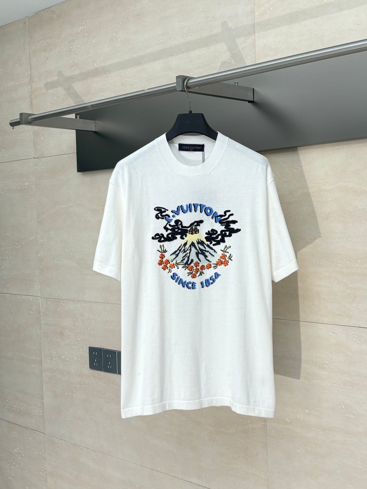 LuxluxHouse Best Quality Clothes T-shirt Louis Vuitton