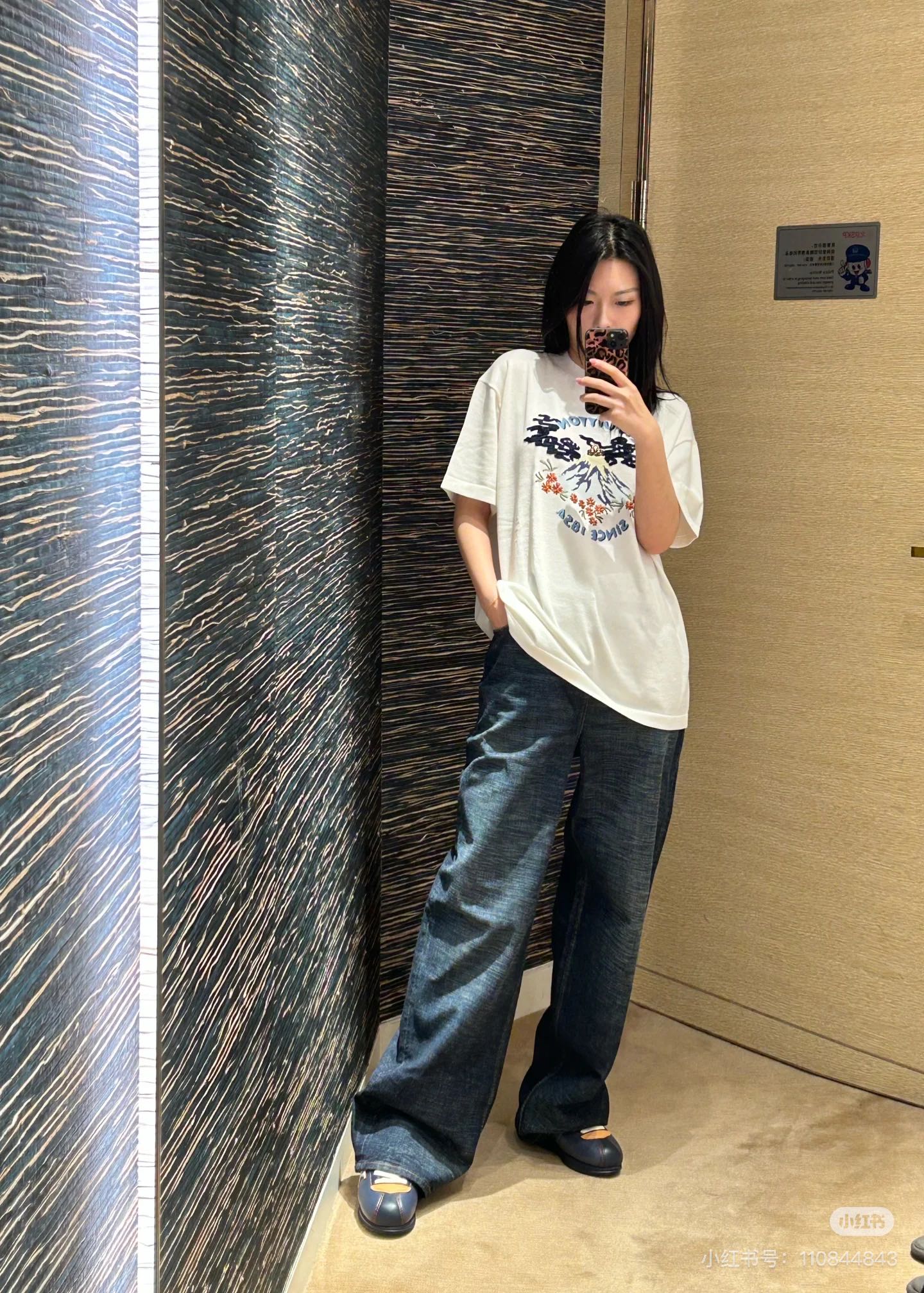 LuxluxHouse Best Quality Clothes T-shirt Louis Vuitton