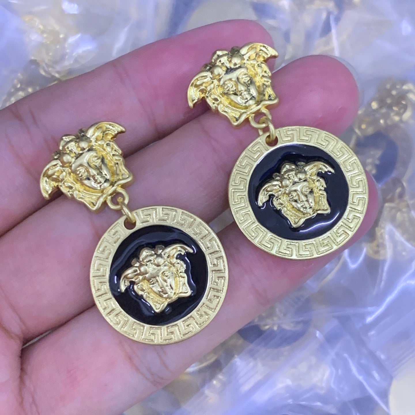 LuxluxHouse Low Price And High Quality Accessories Versace