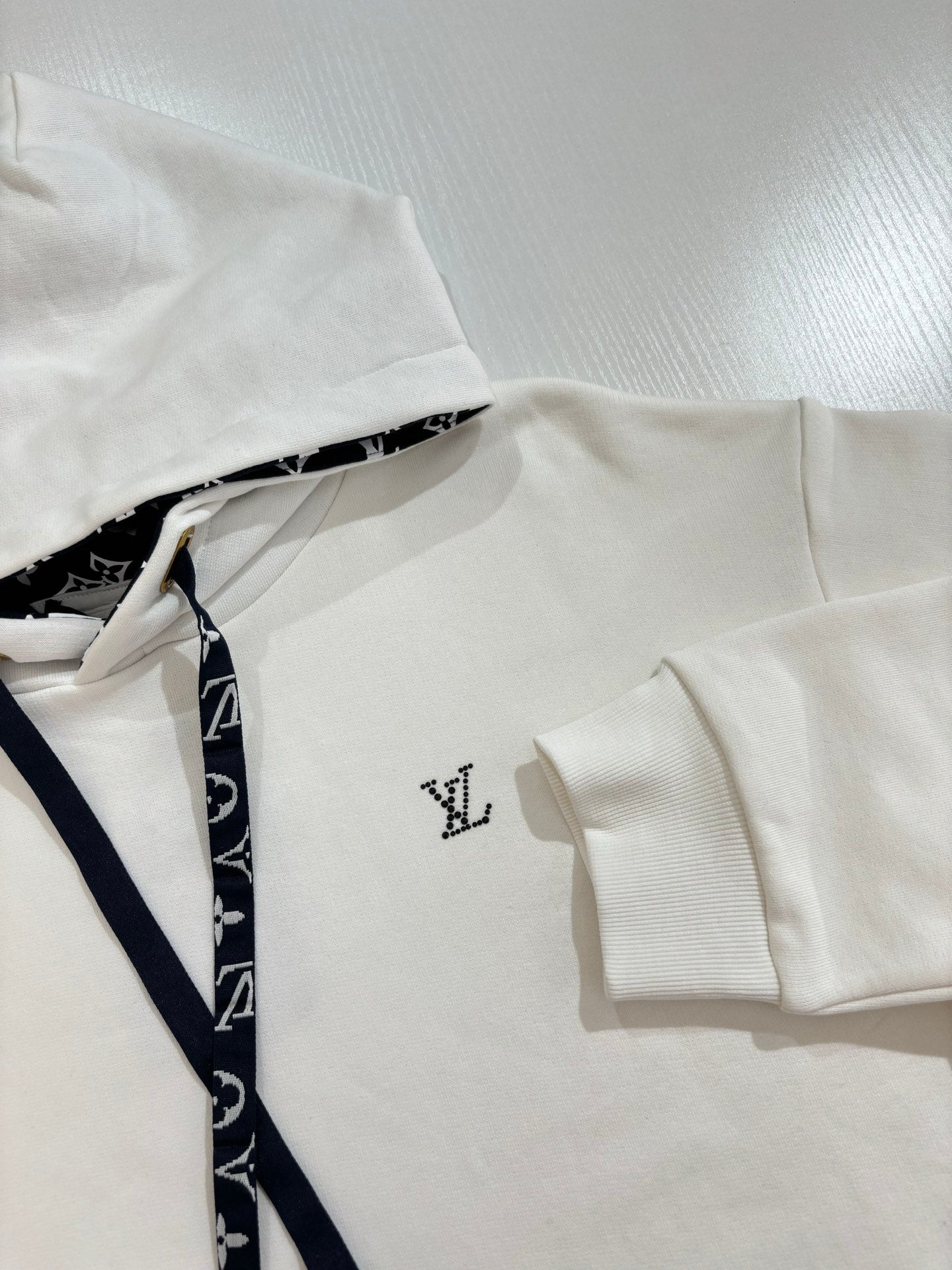 LuxluxHouse Best Quality Clothes Hoodie & Sweater Louis Vuitton