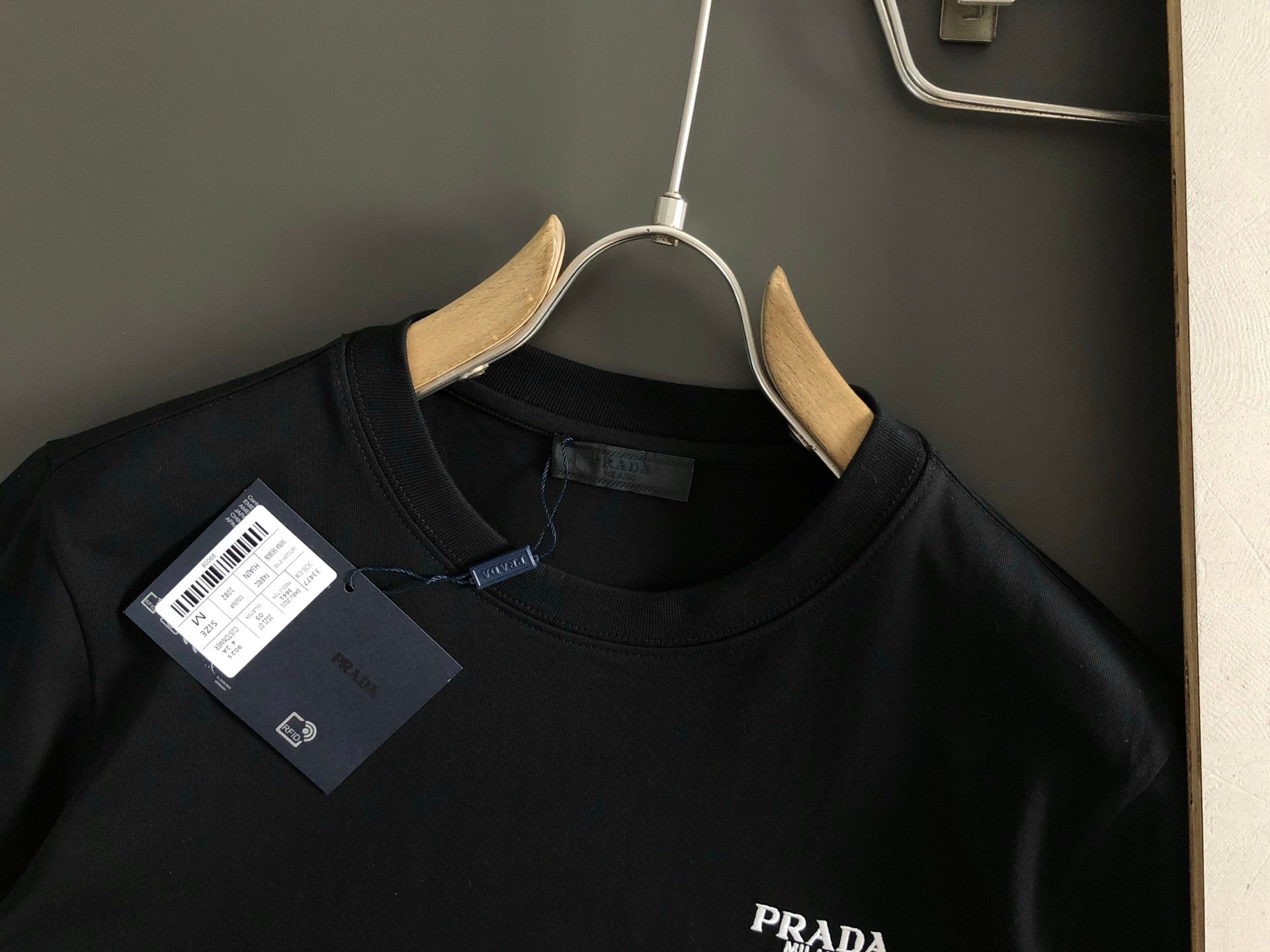 LuxluxHouse Best Quality Clothes T-shirt Prada