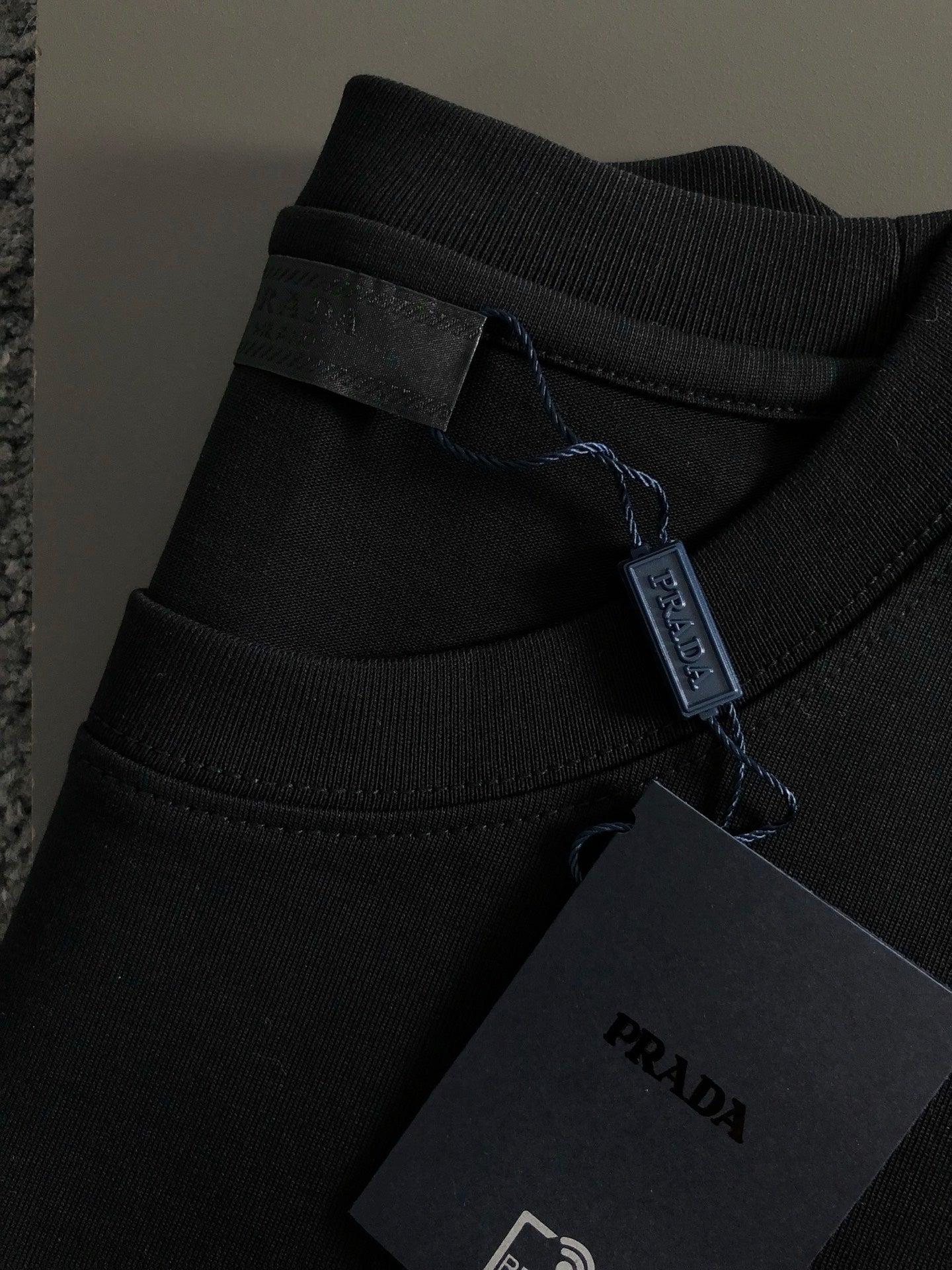 LuxluxHouse Best Quality Clothes T-shirt Prada