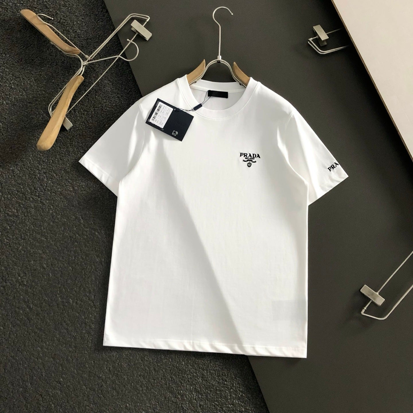 LuxluxHouse Best Quality Clothes T-shirt Prada