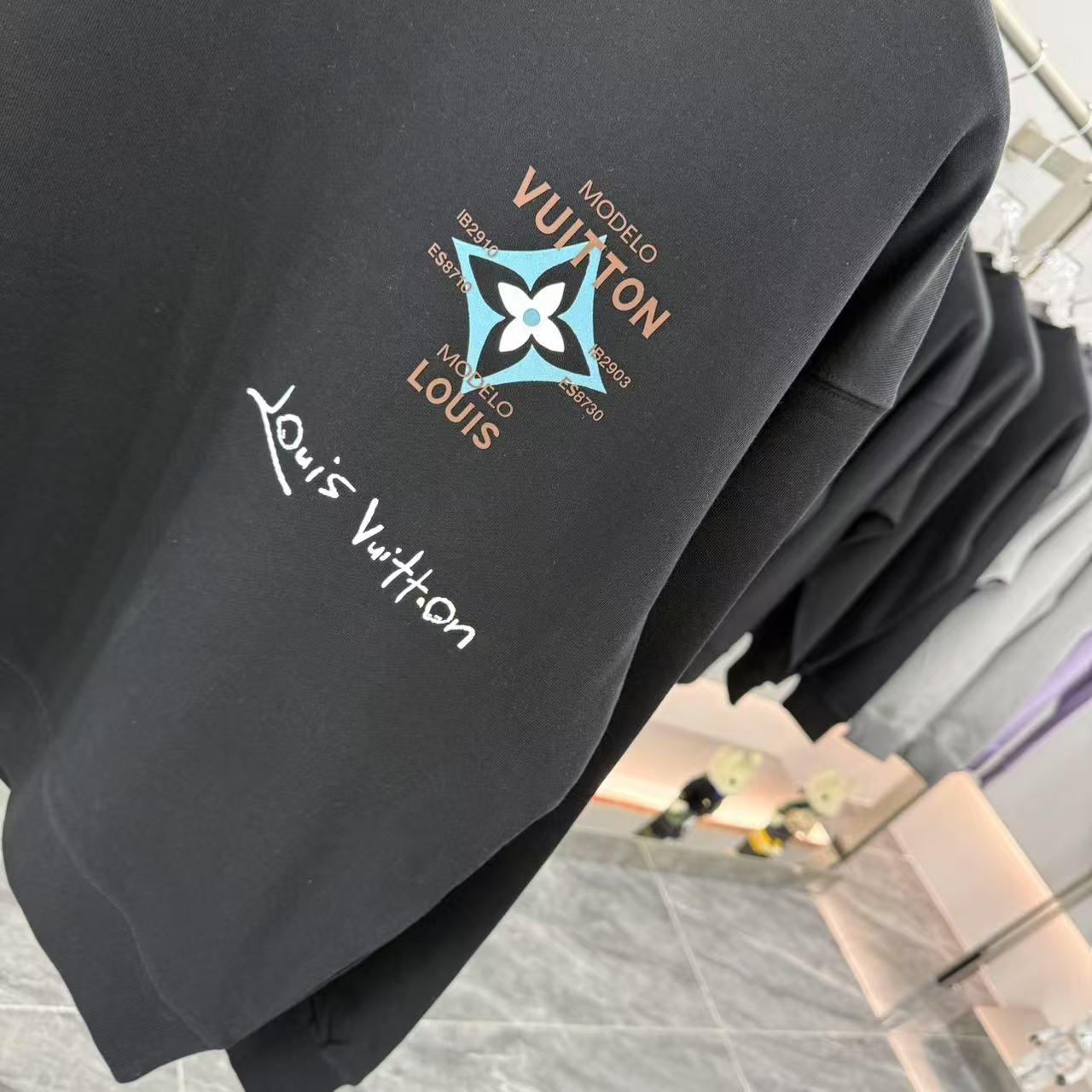 LuxluxHouse Best Quality Clothes Hoodie & Sweater Louis Vuitton